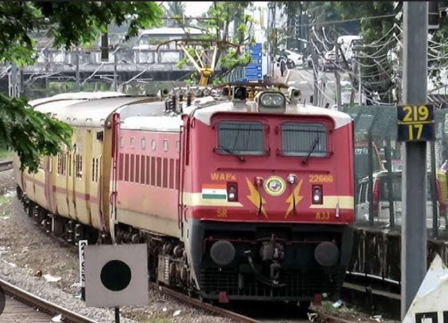 20635 Ananthapuri Superfast Express photo 1