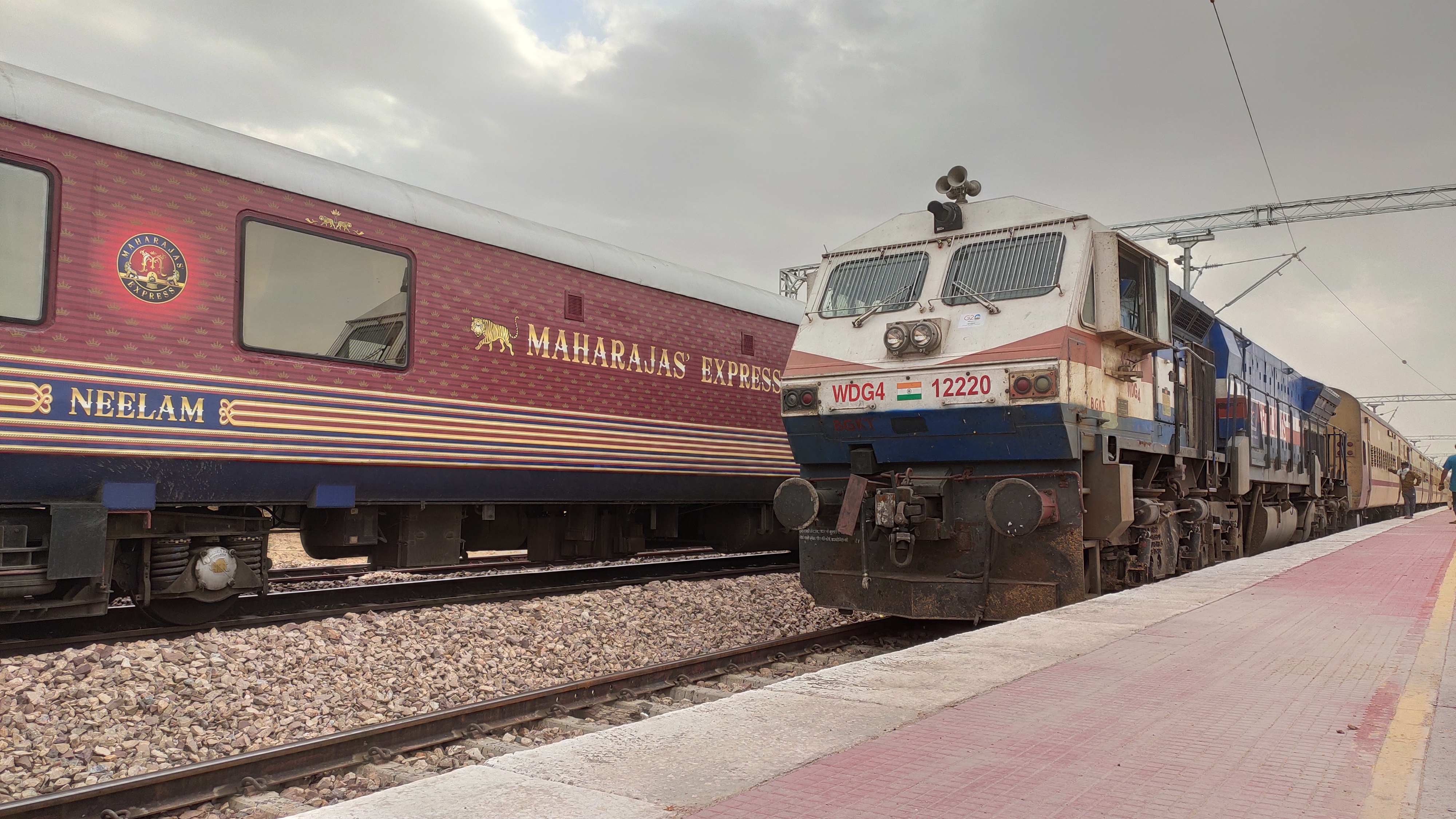 22935 Bandra Terminus - Palitana Weekly SF Express photo 2