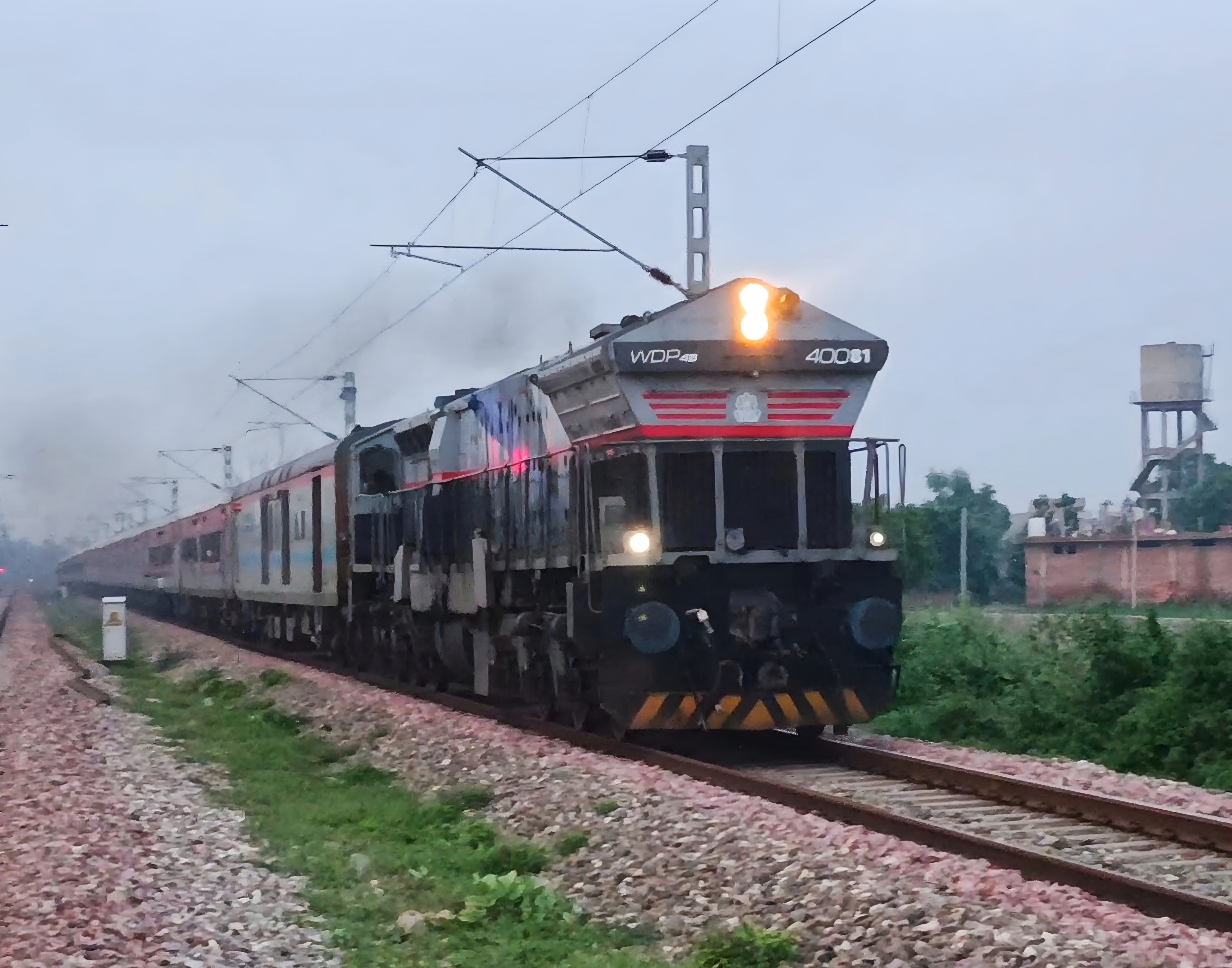 01803 VGL Jhansi - GOY - MKP - VGL Jhansi Ring Rail Magh Mela MEMU Special photo 6