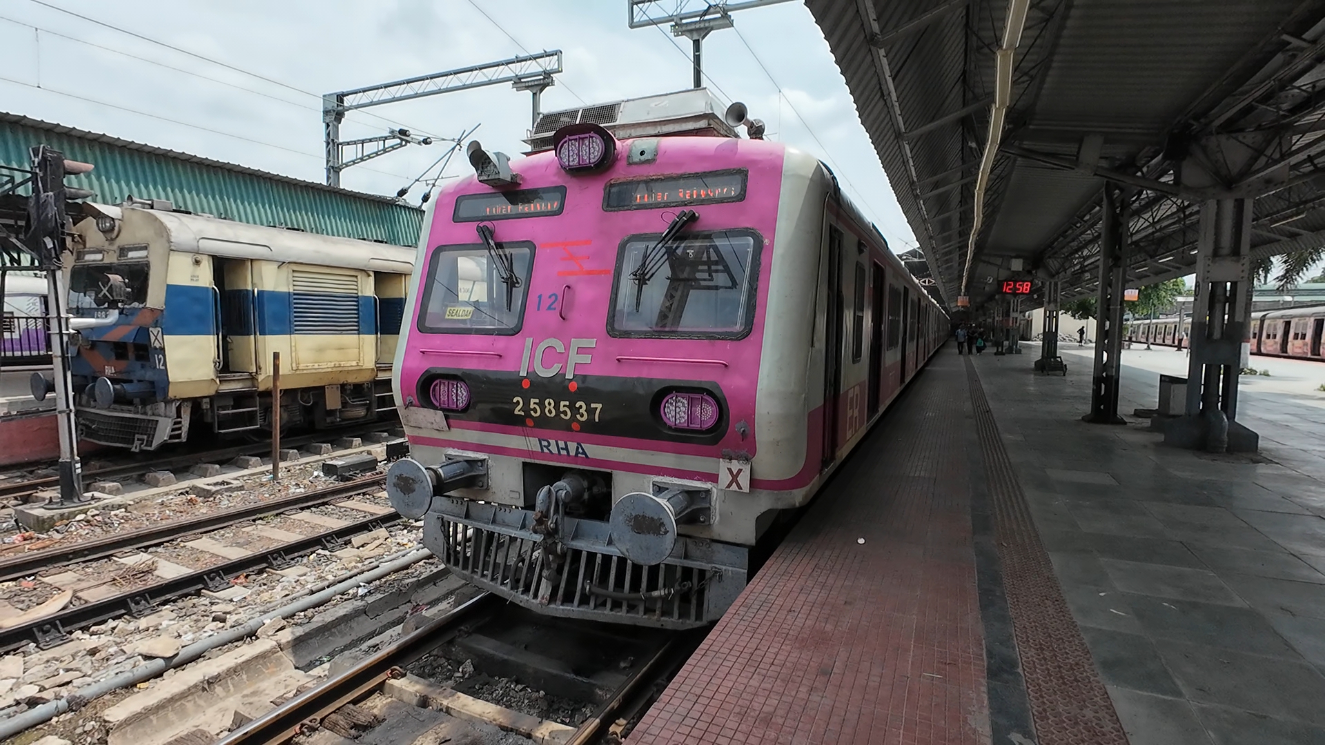 42521 Tambaram - Gummidipundi EMU photo 7