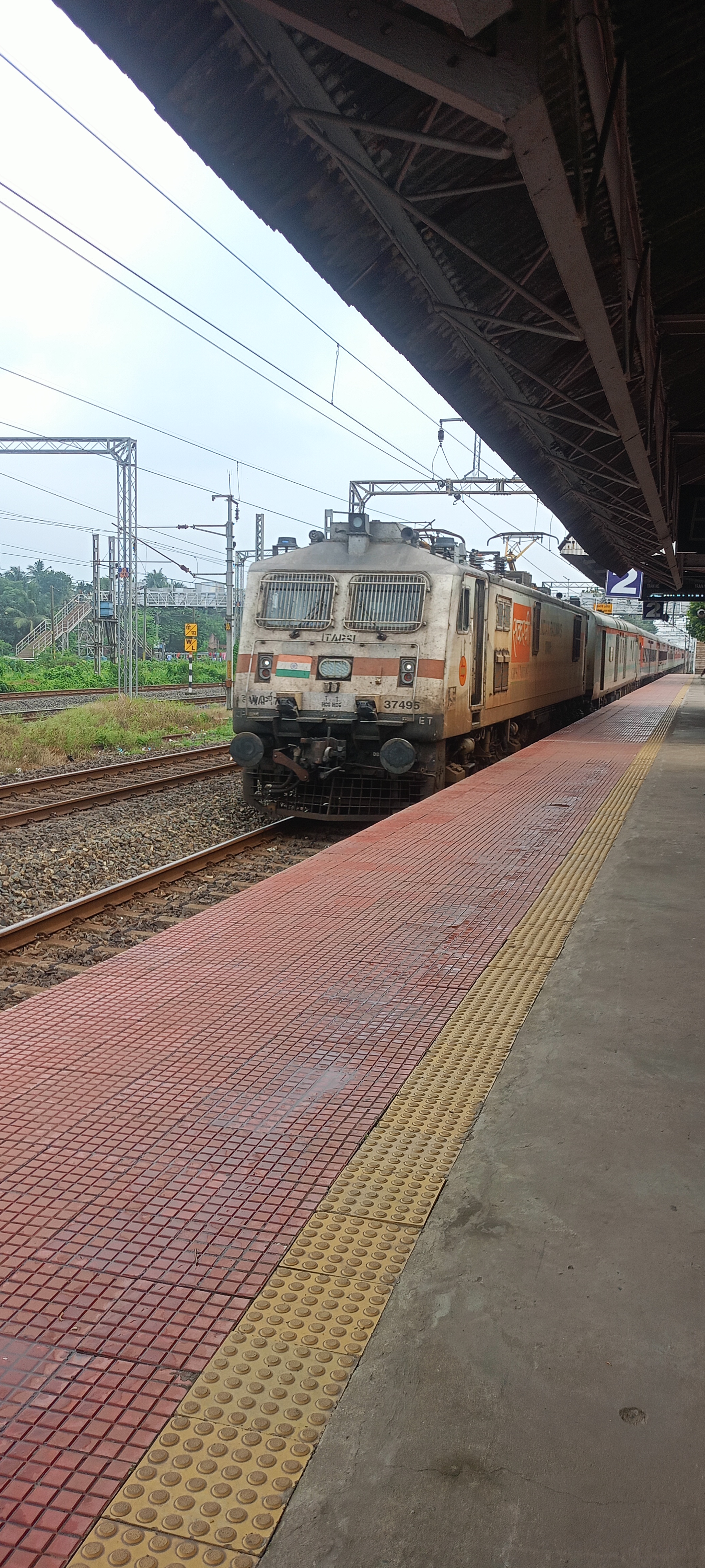 14205 Ayodhya Cantt. - Delhi Express photo 1