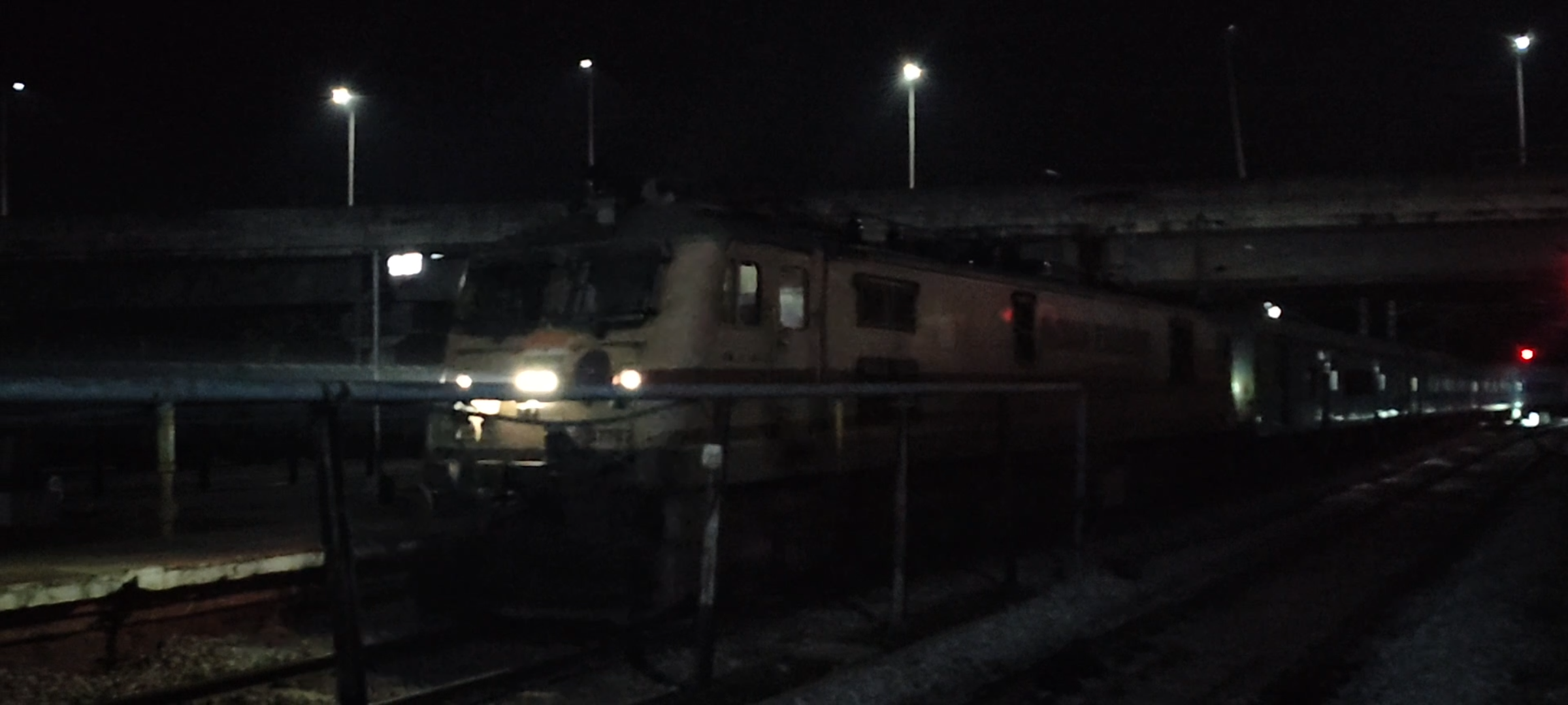 15113 Gomti Nagar - Chhapra Express (via Gorakhpur) photo 6