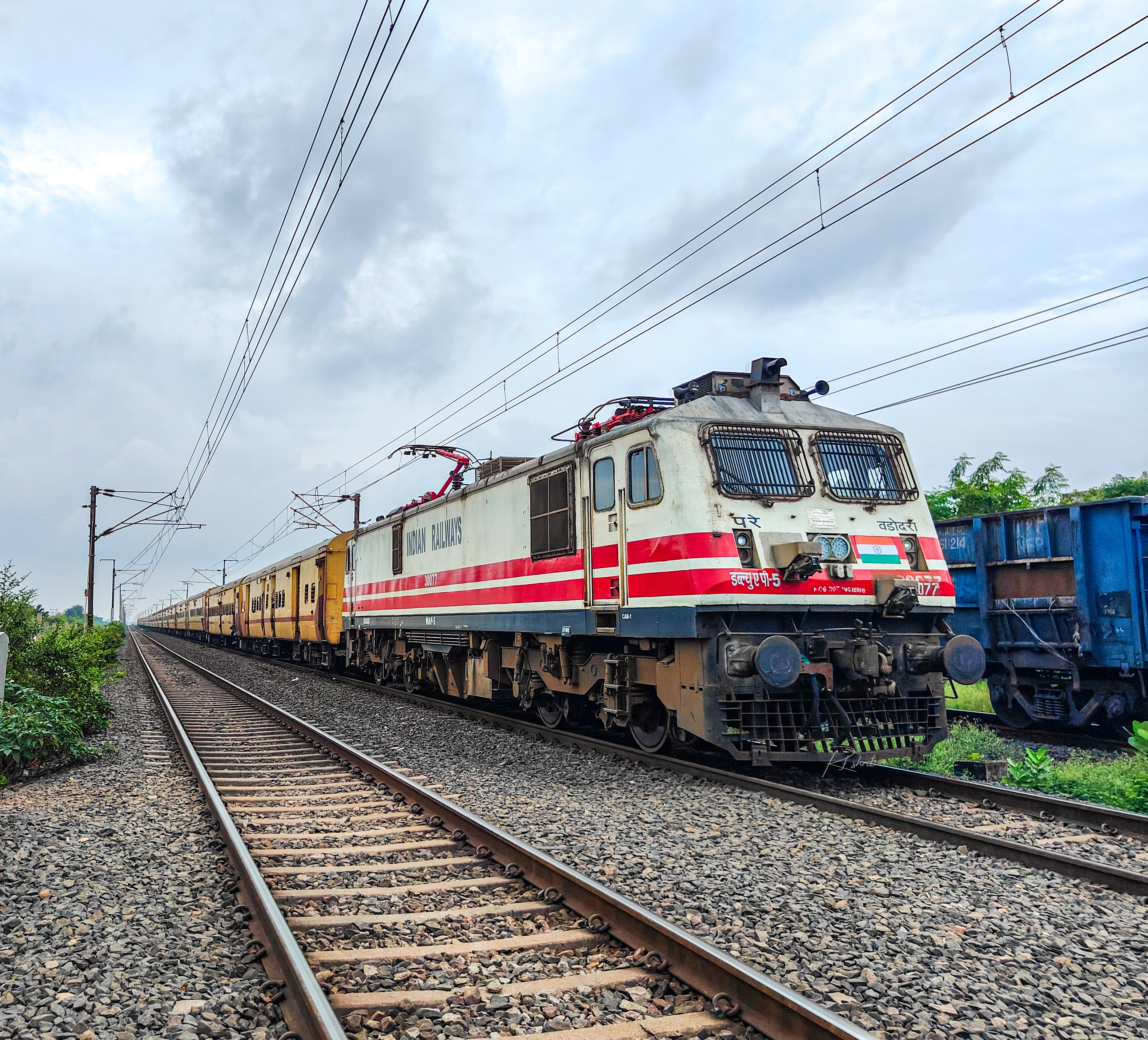 12906 Shalimar - Porbandar SF Express photo 14