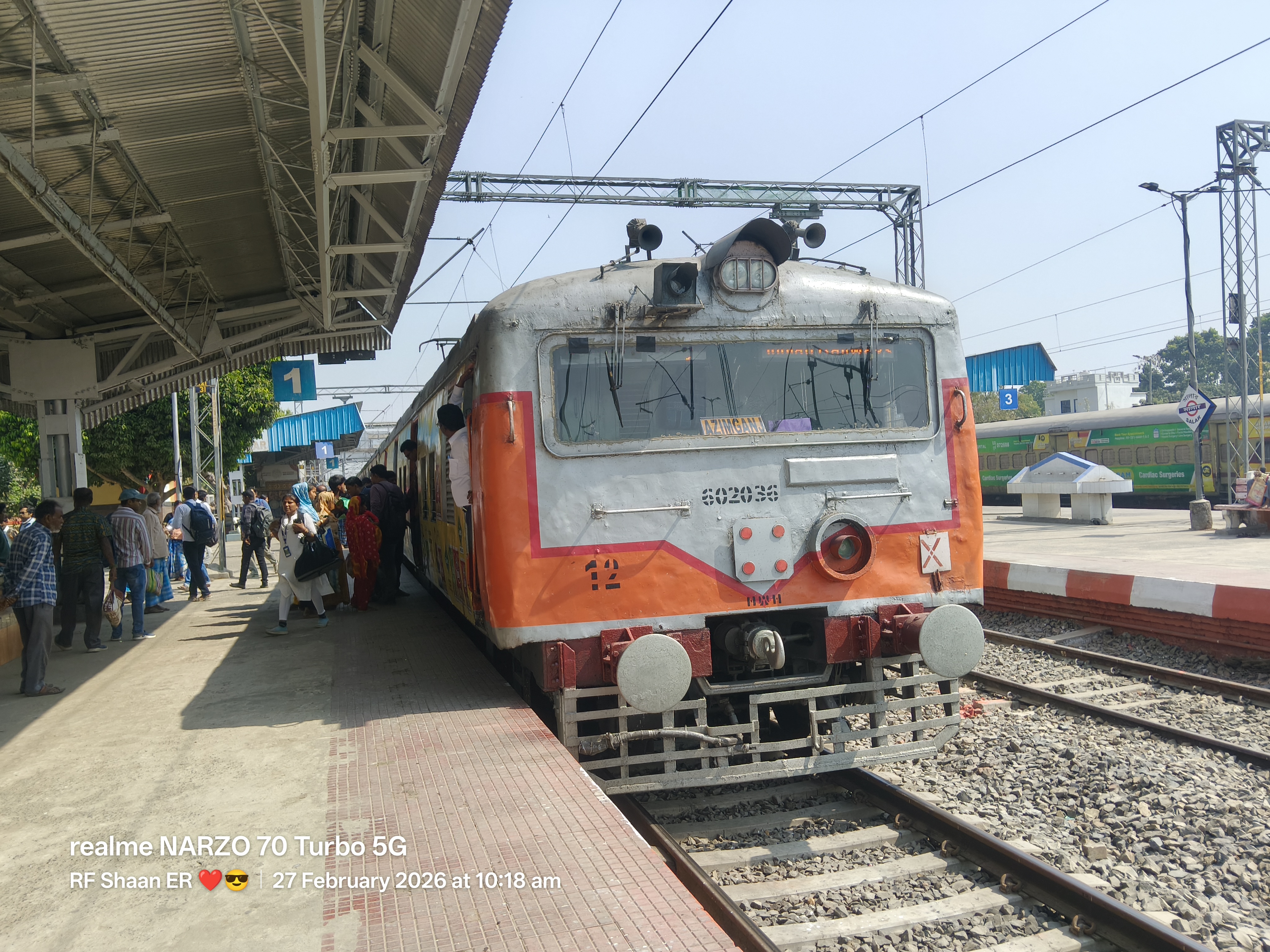 20939 Sabarmati - Sultanpur SF Express photo 2
