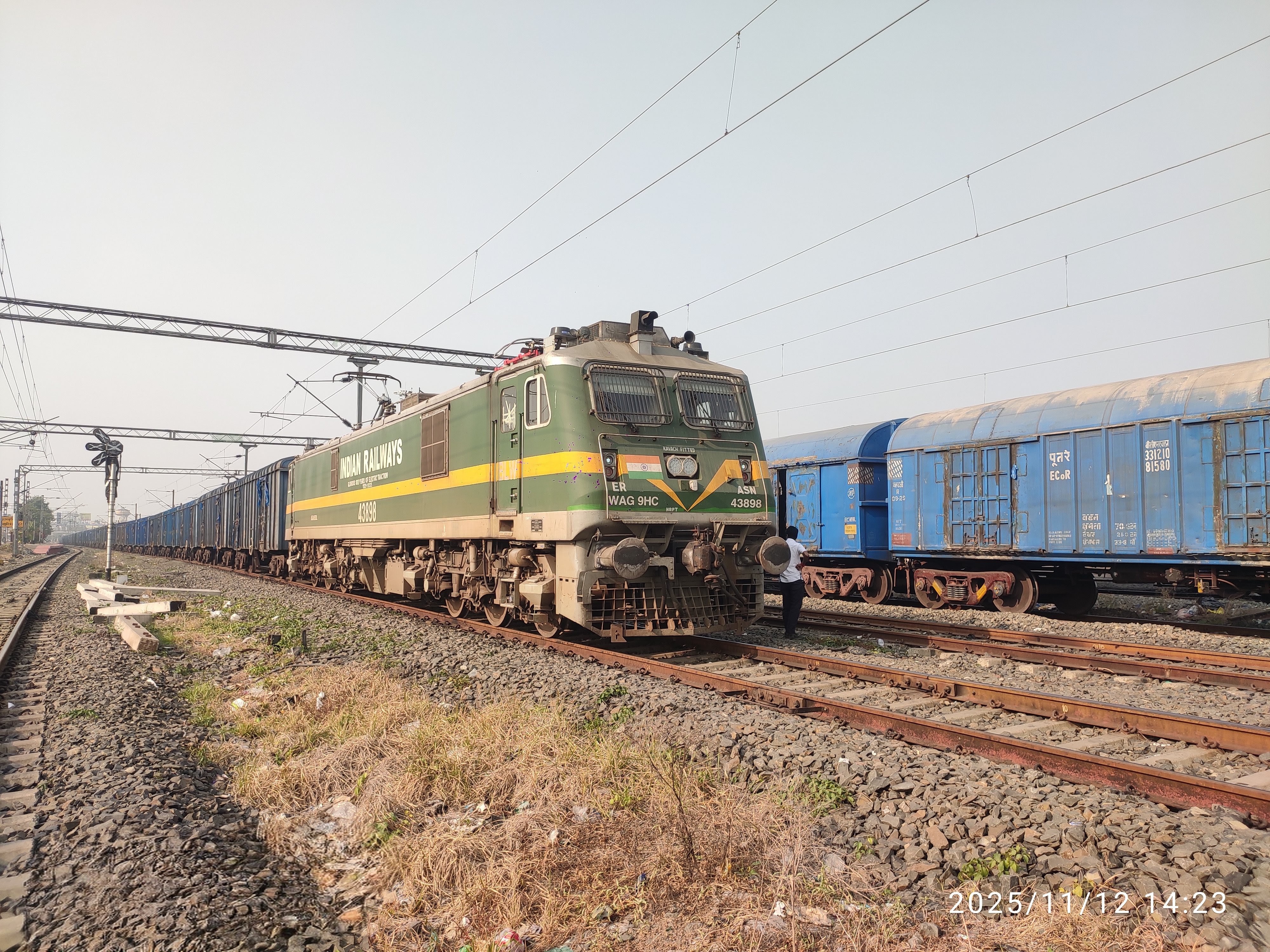 40203 Chennai Beach - Guduvancheri EMU photo 7