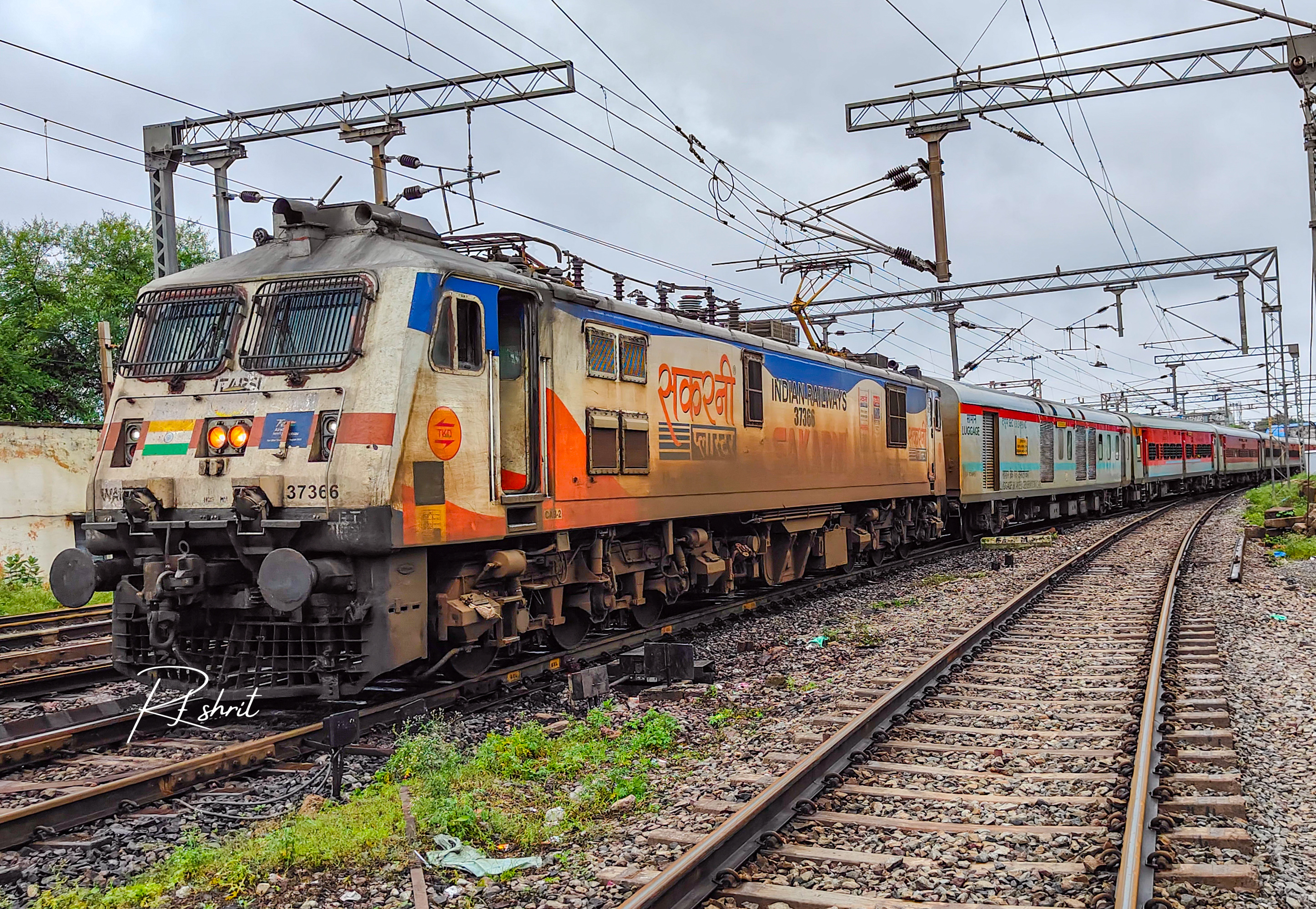 12115 Siddheshwar SF Express photo 5