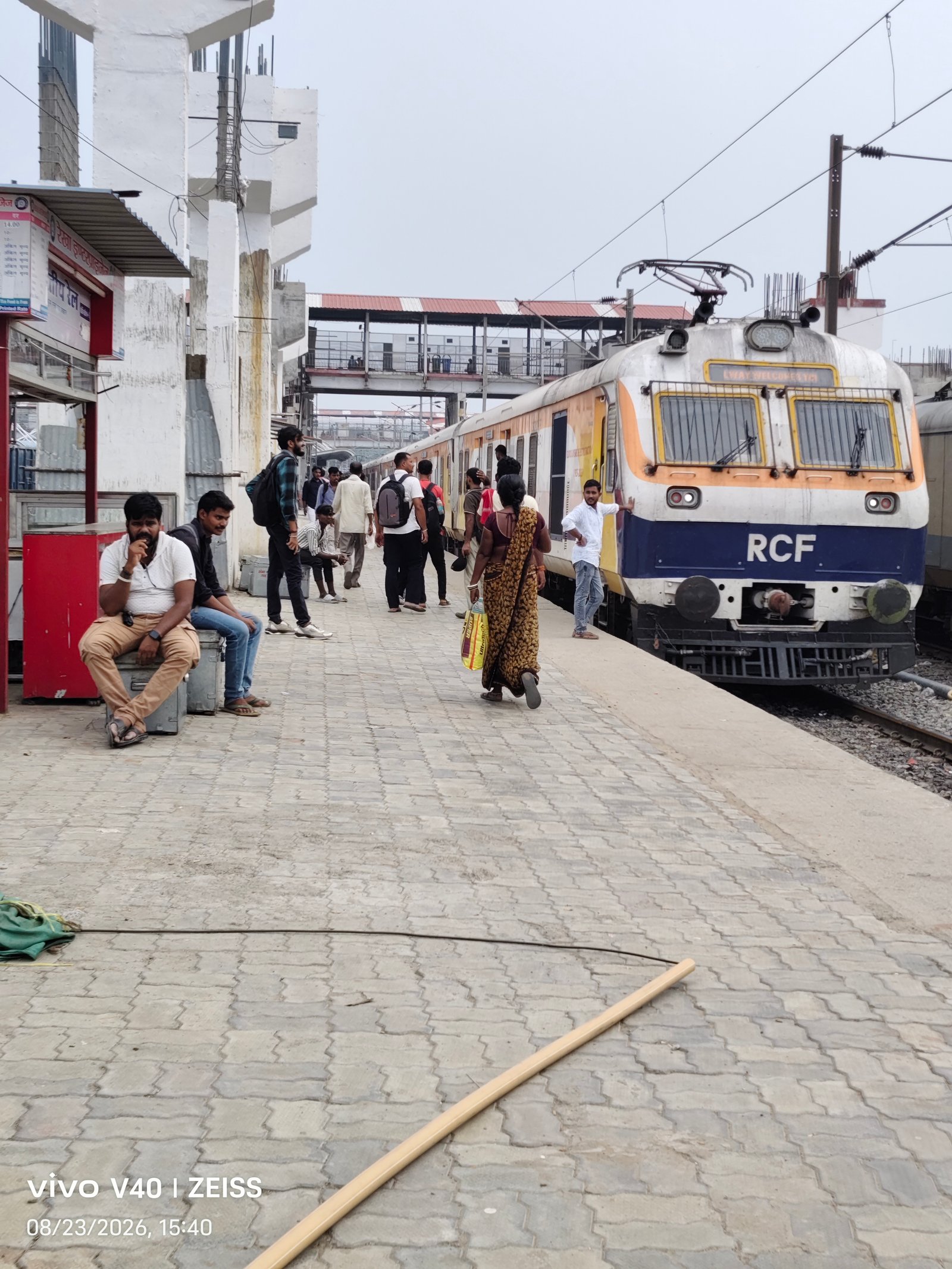 11061 Pawan Express photo 1