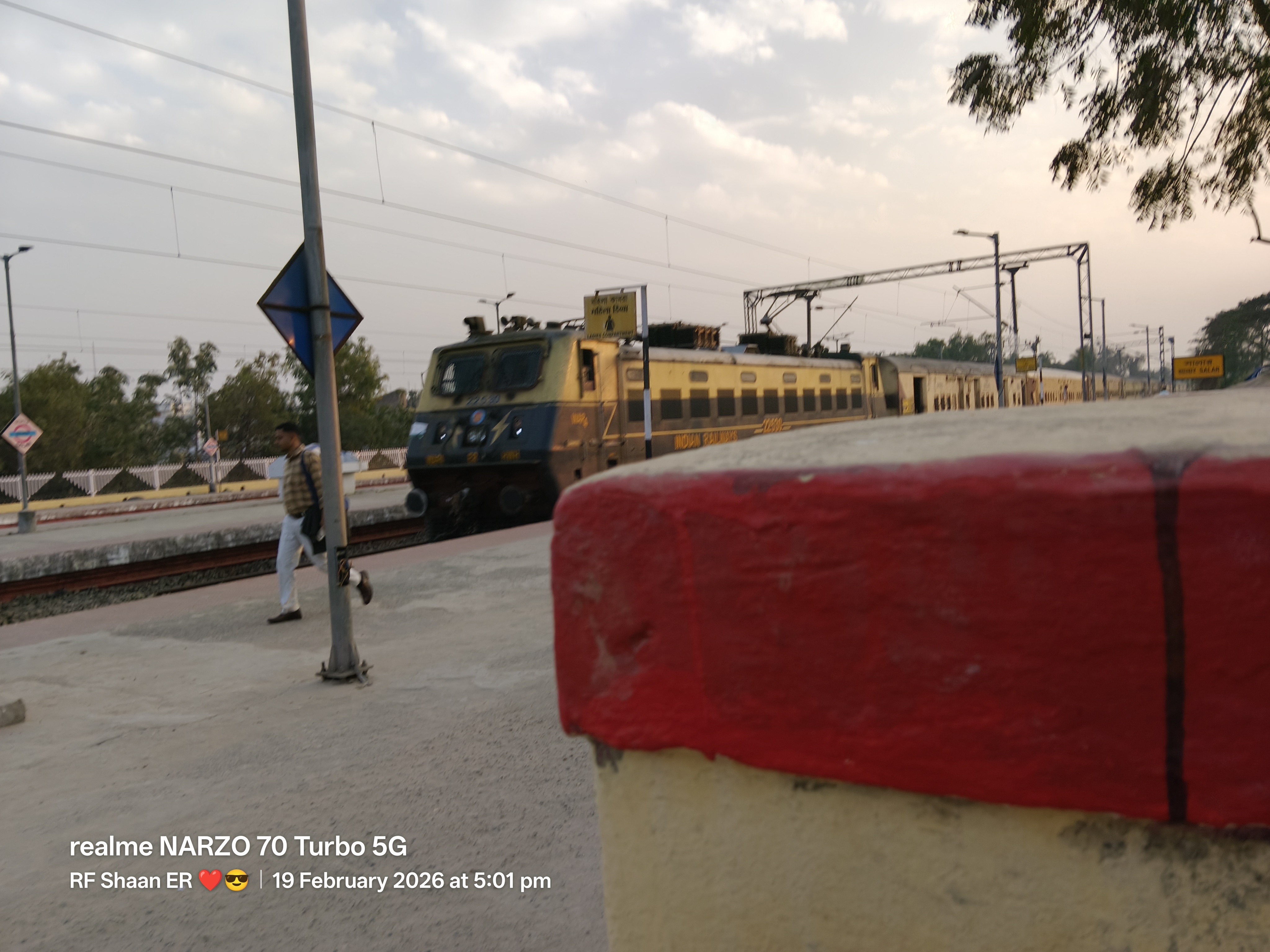 34750 Sealdah - Lakshmikantapur Local photo 4