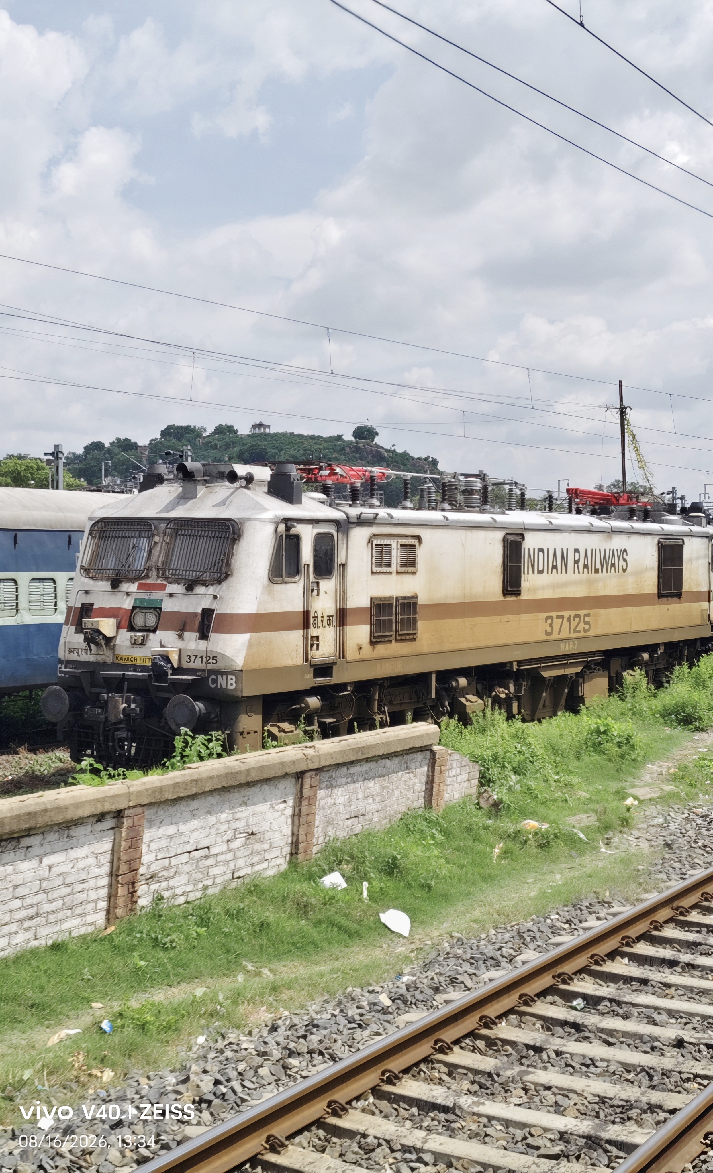 93041 Churchgate - Dahanu Road Fast Local photo 4