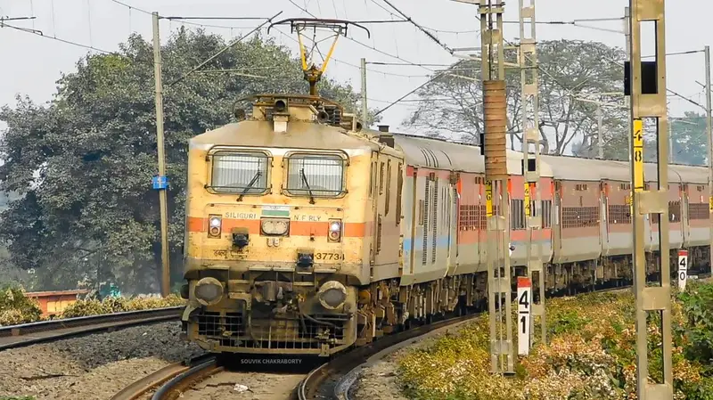 75280 Harnagar - Darbhanga DEMU photo 5