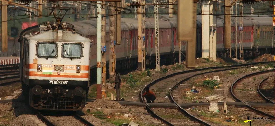 12697 MGR Chennai Central - Thiruvananthapuram Central Weekly SF Express photo 5