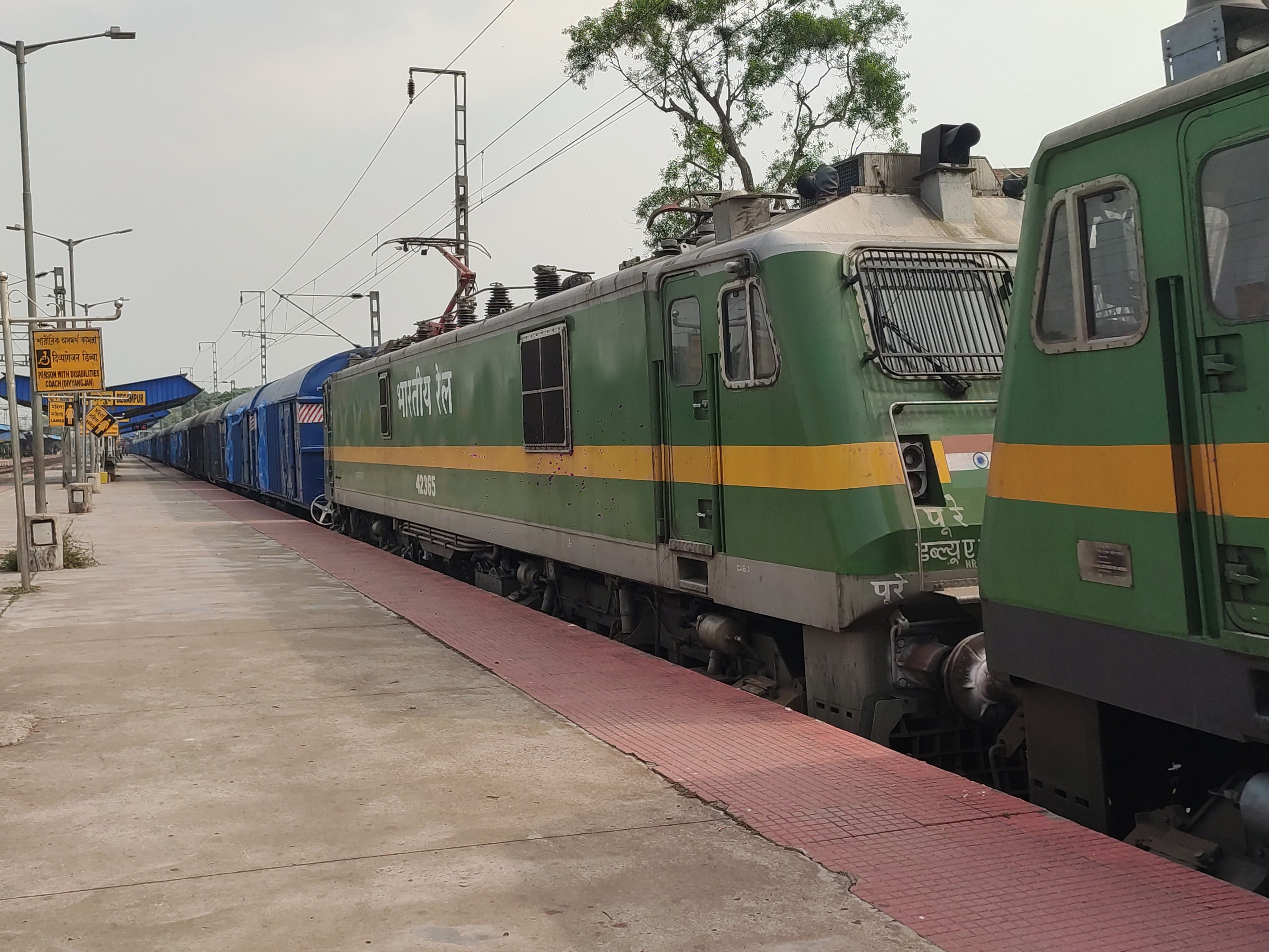 68067 Adra - Asansol MEMU photo 5
