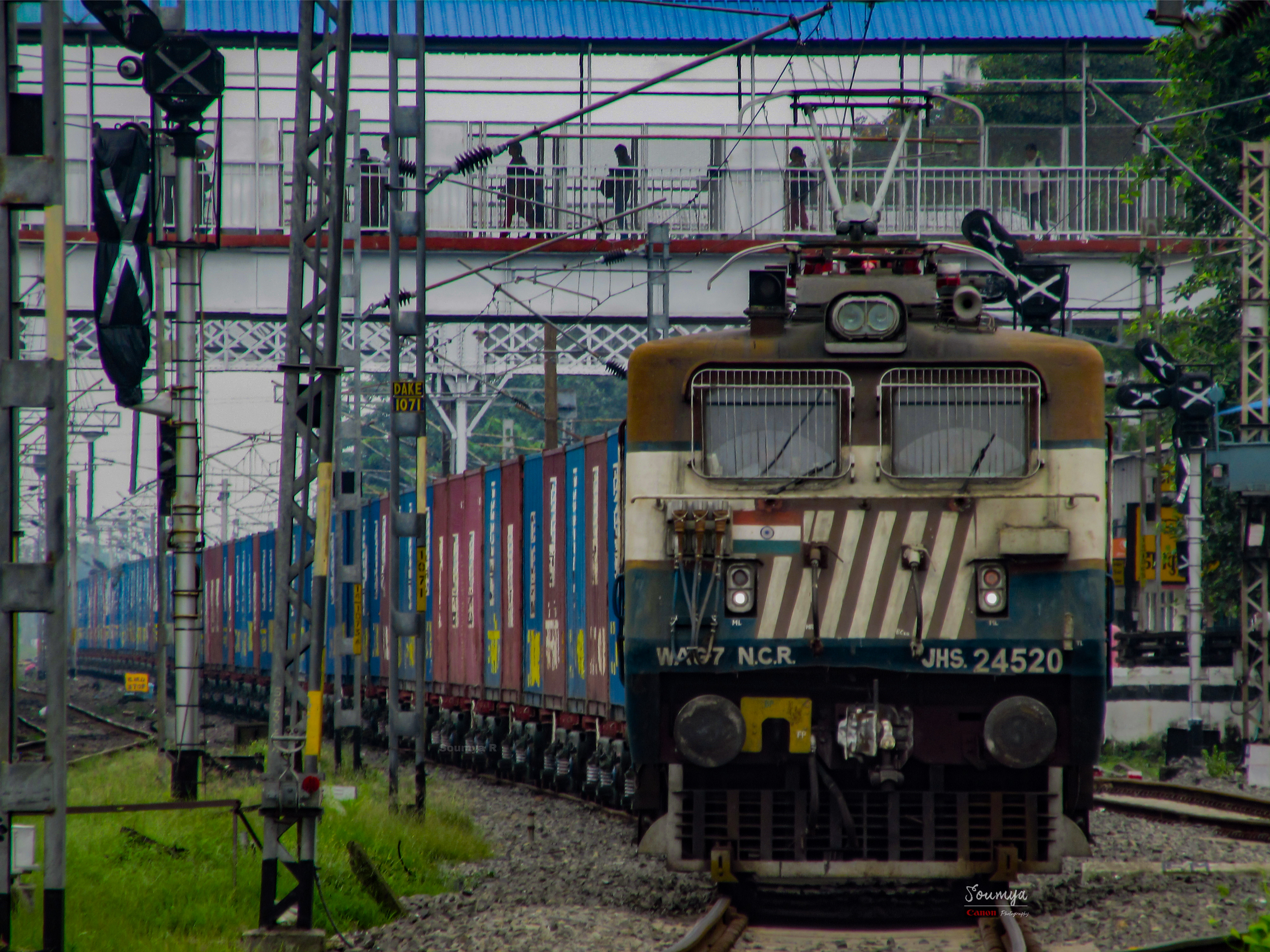 19091 Bandra Terminus - Gorakhpur Humsafar Express photo 3