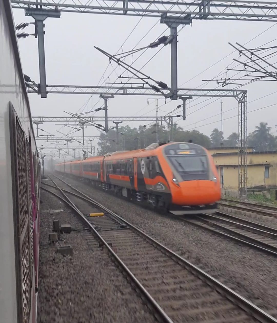 12761 Tirupati - Karimnagar SF Express photo 6