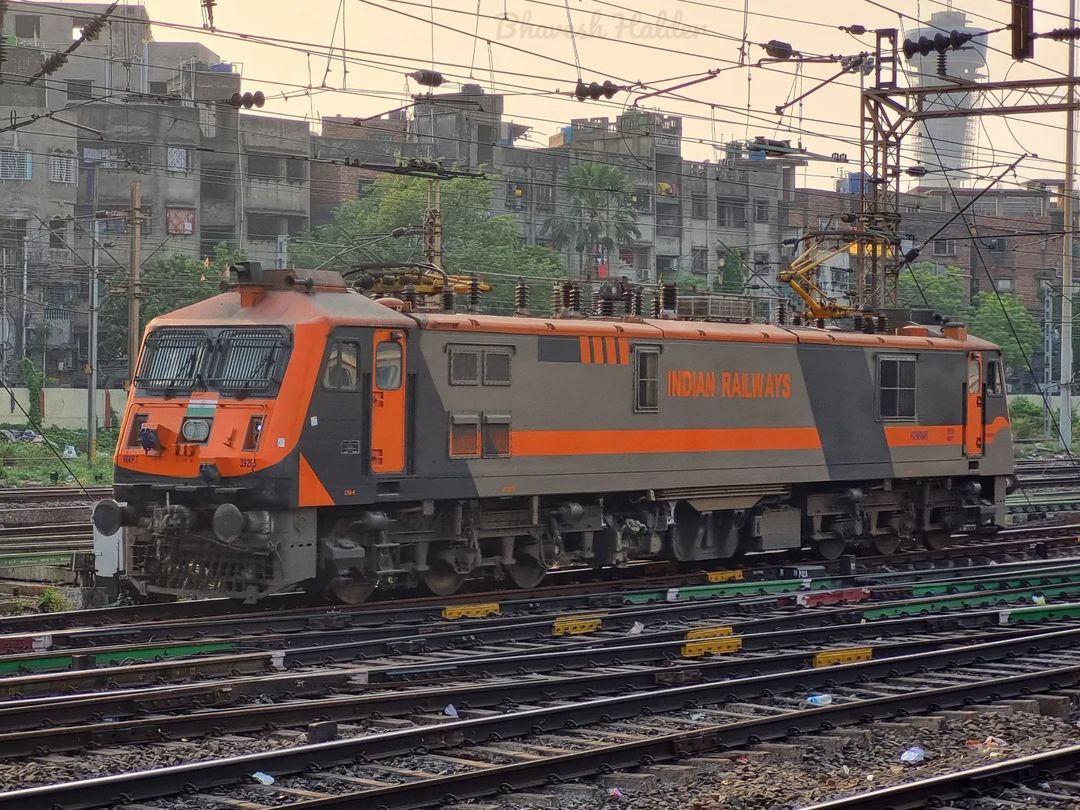 96331 TA3 / Thane - Ambernath Slow Local photo 4