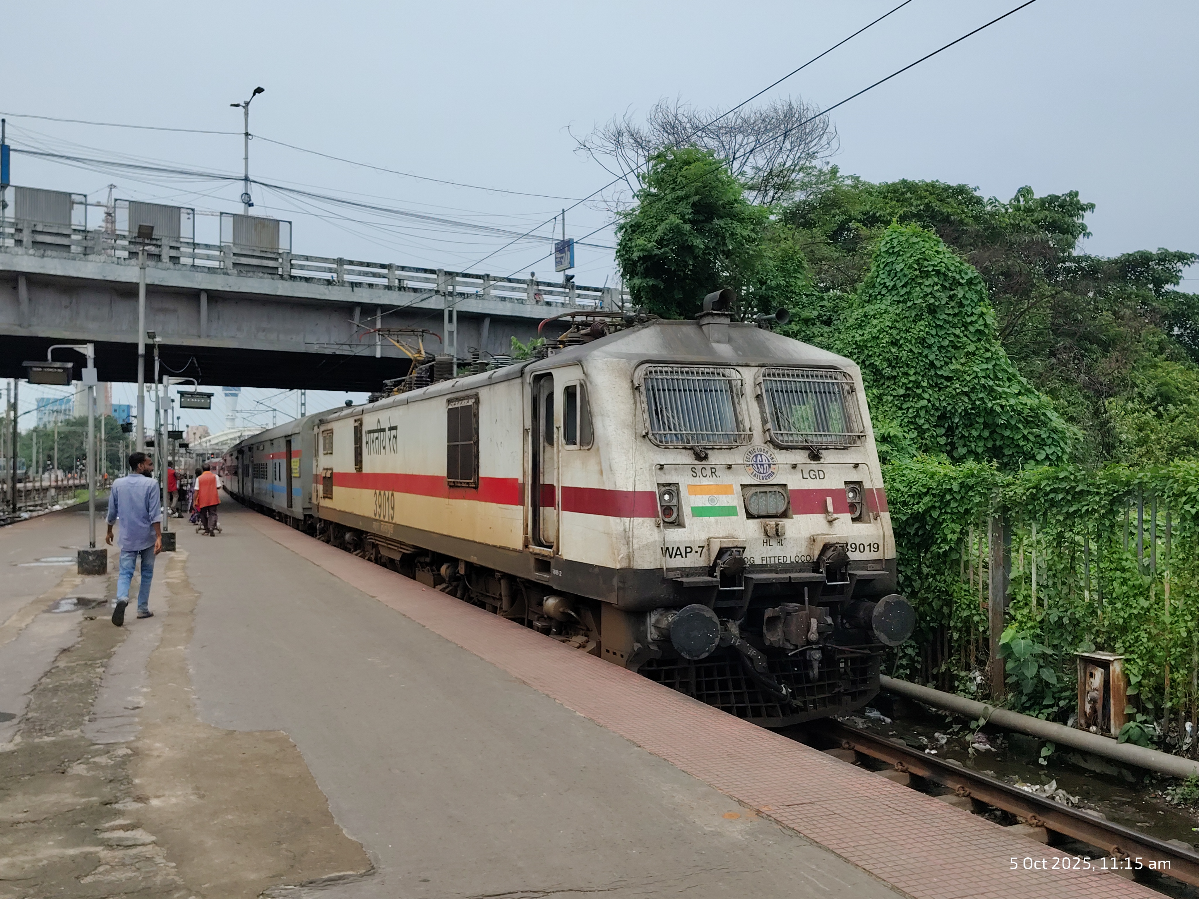 77631 Bidar - Kalaburagi (Gulbarga) DEMU photo 8