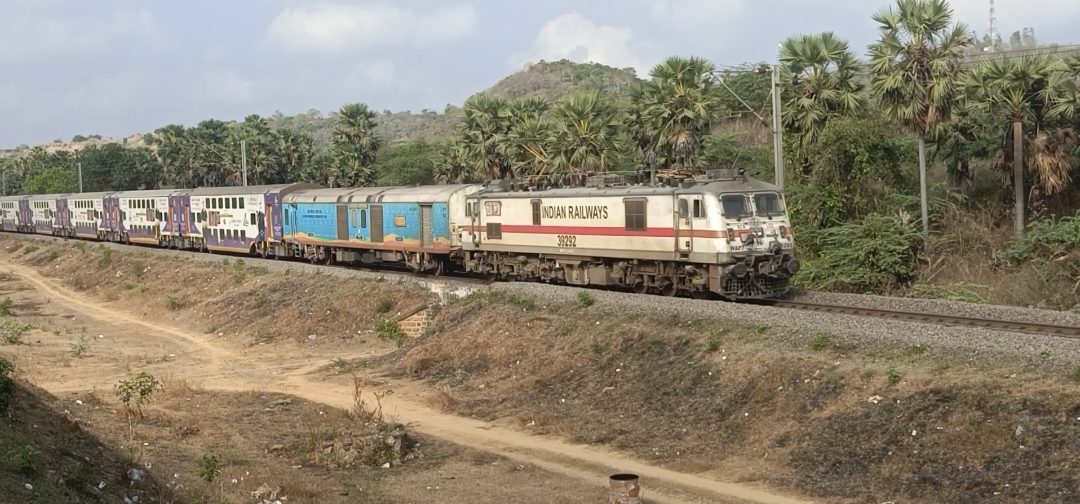 22707 Visakhapatnam - Tirupati AC Double Decker Express photo 1