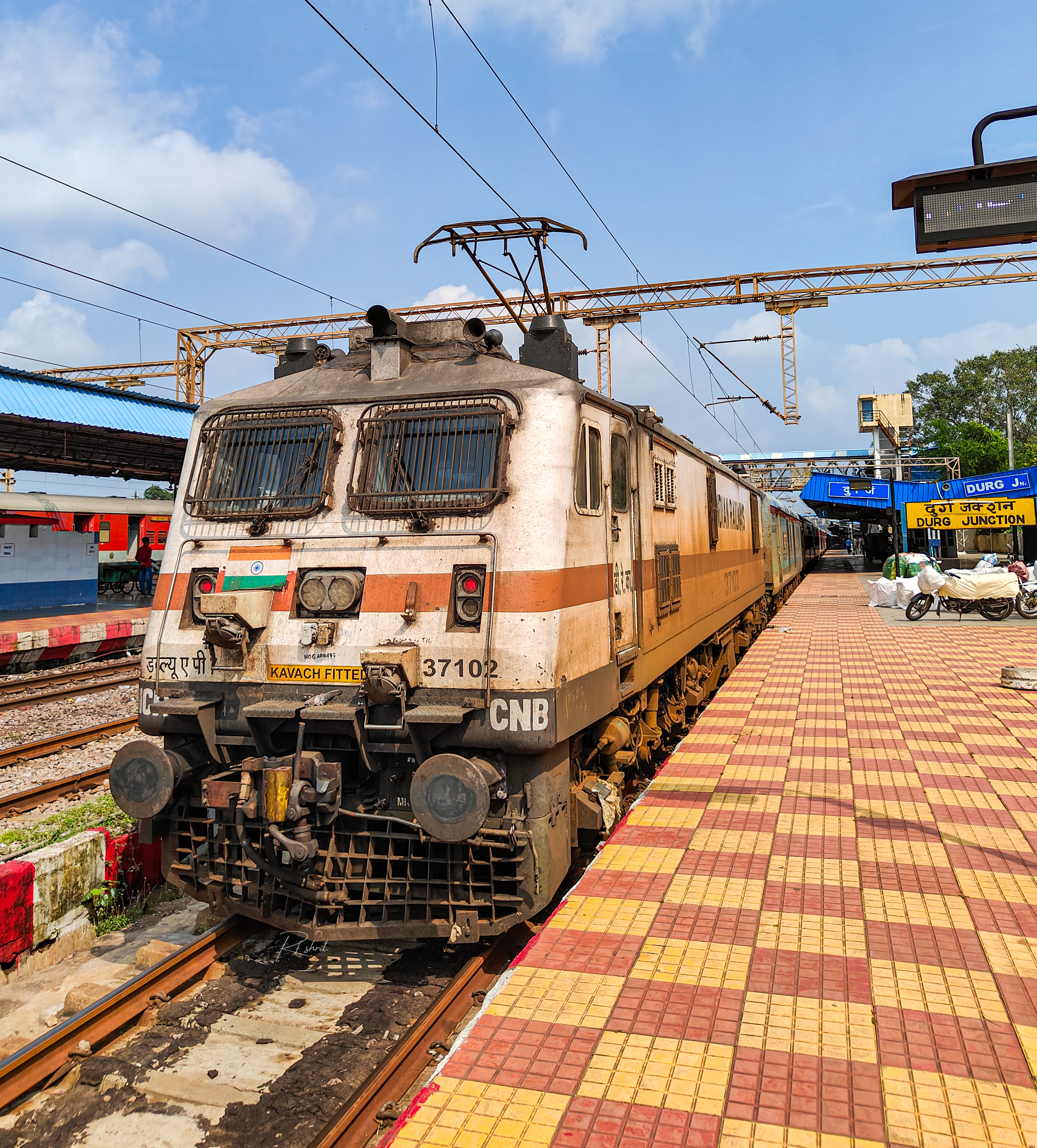 18201 Durg - Nautanwa Express (via Varanasi) photo 2