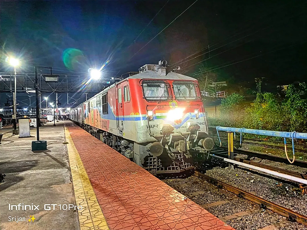 12483 Thiruvananthapuram North (Kochuveli) - Amritsar SF Express photo 3