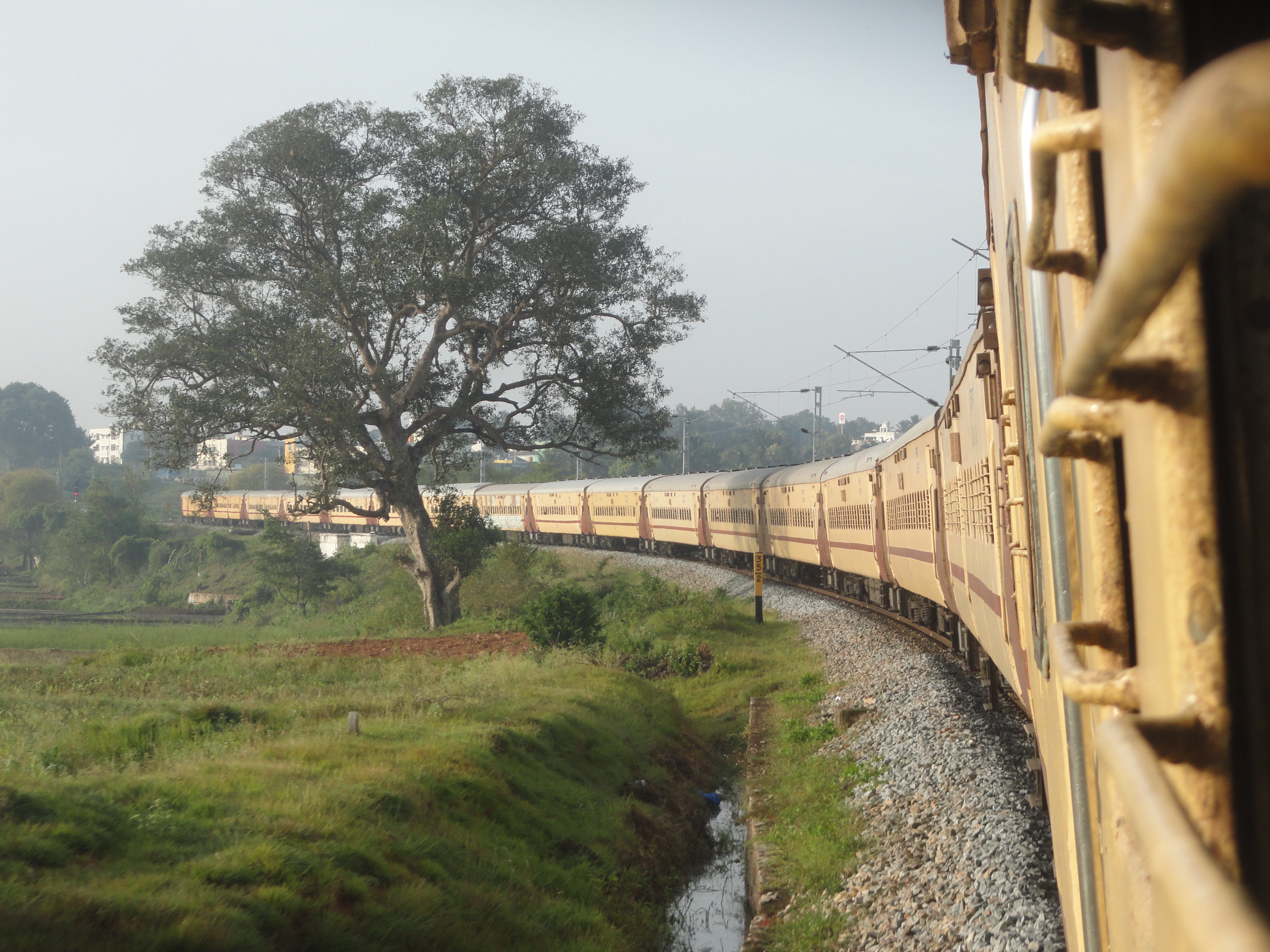 34795 Namkhana - Sealdah Local photo 8