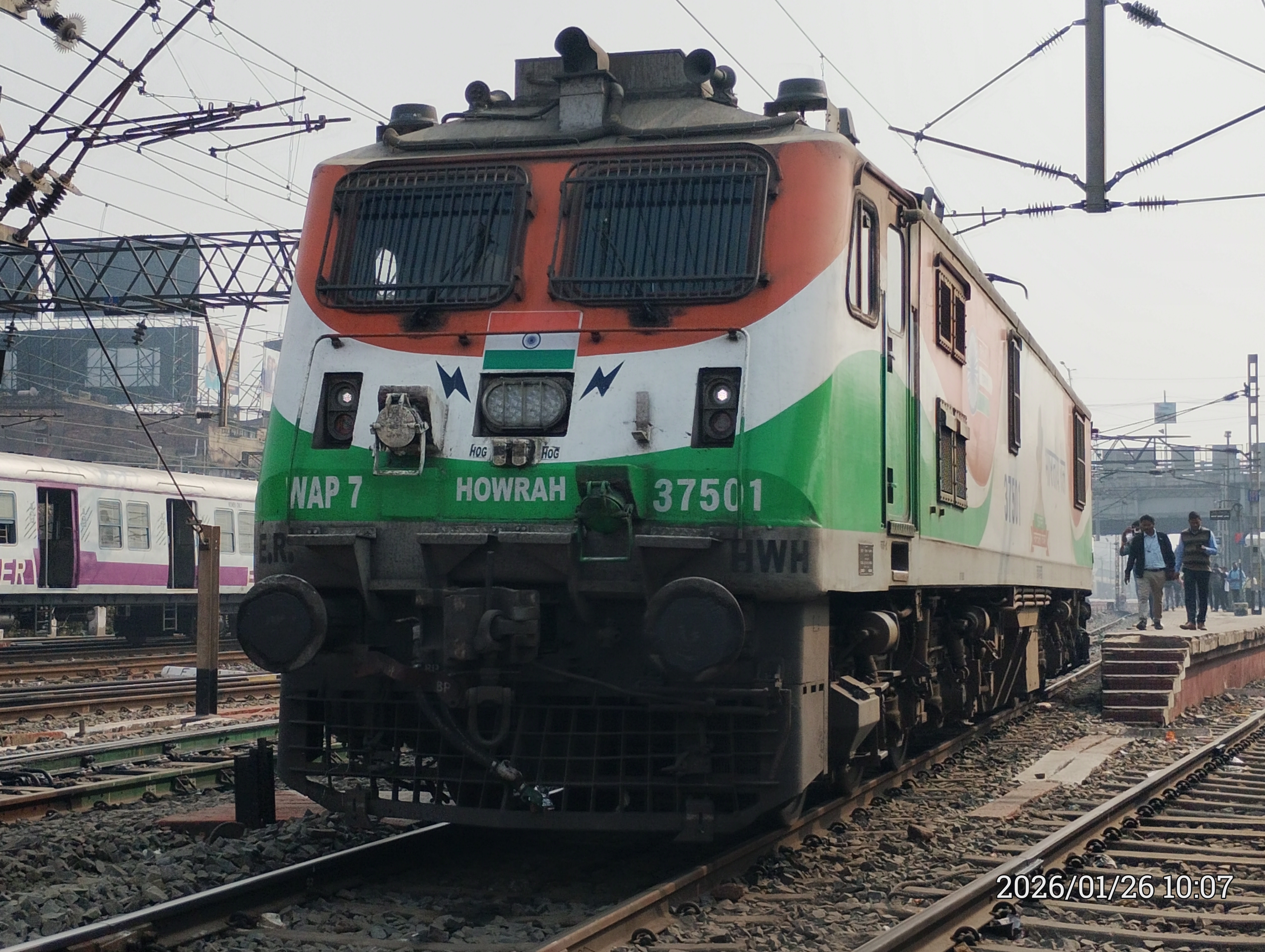 43513 Chennai Central Suburban - Tiruttani EMU photo 6
