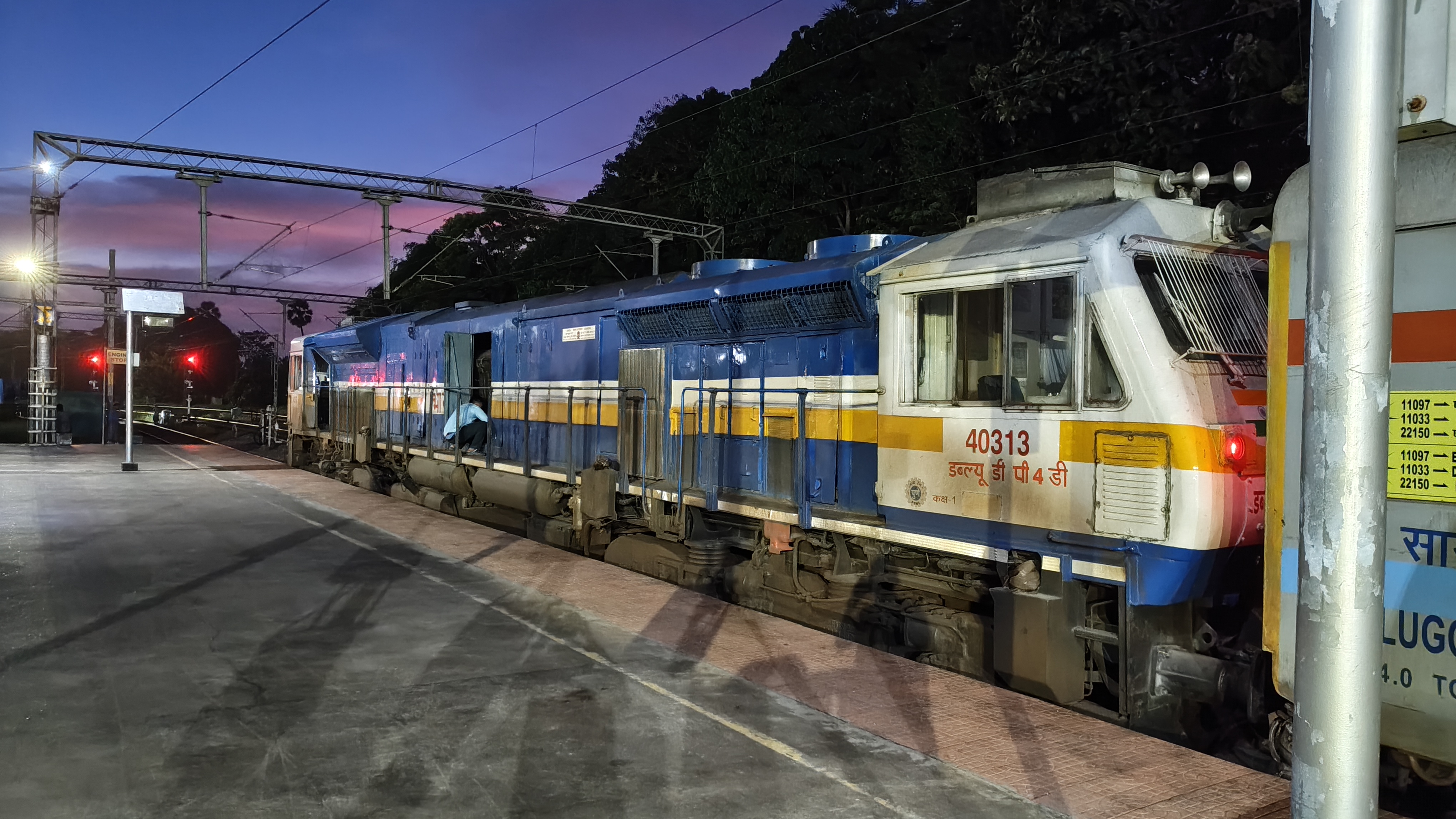 68033 Jharsuguda - Sambalpur MEMU photo 8
