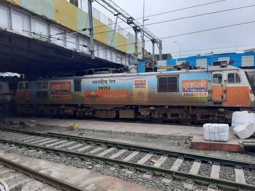 31513 Sealdah - Shantipur Local photo 5