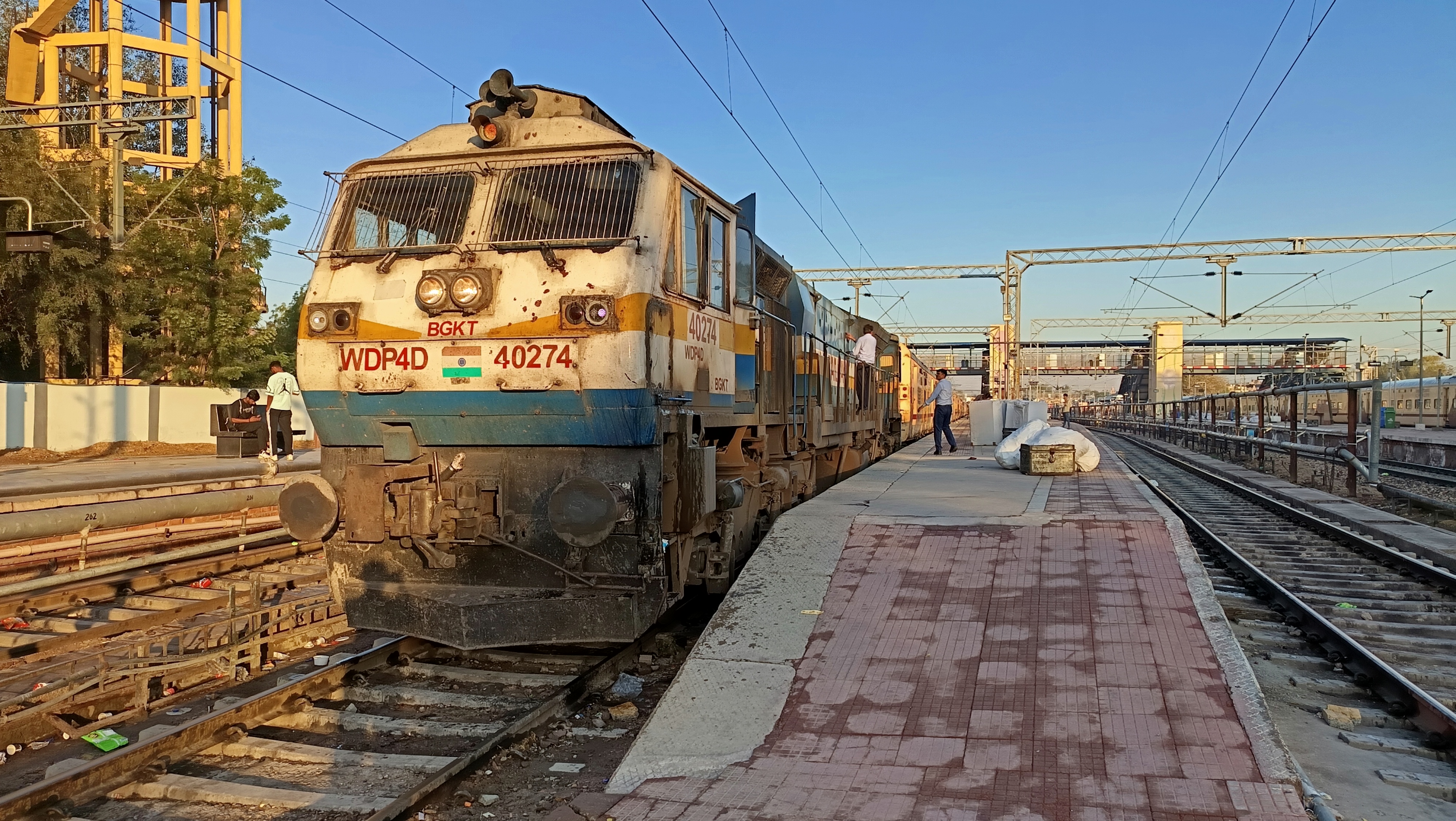 95217 BL17 / Mumbai CSMT - Badlapur Fast Local photo 2