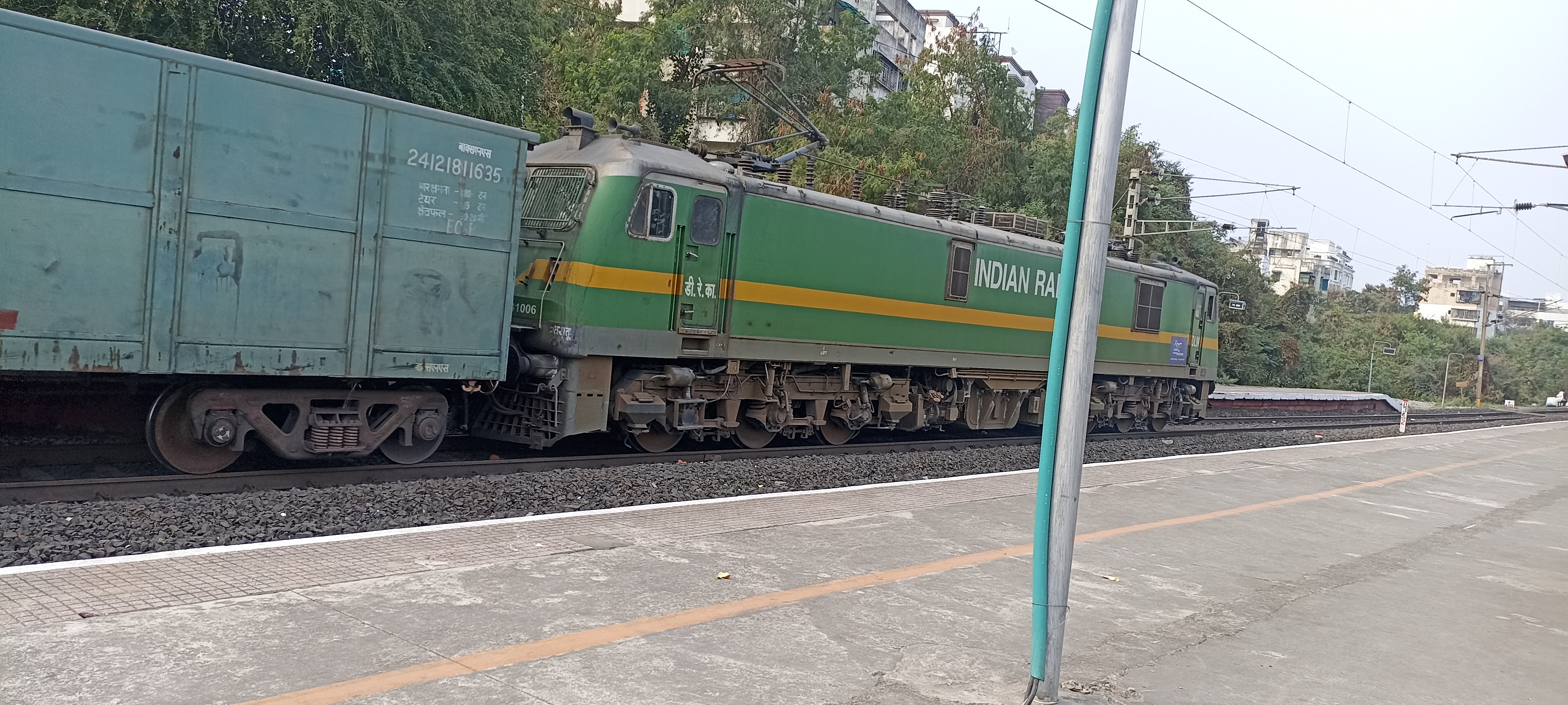 11903 Virangana Lakshmibai Jhansi - Etawah Intercity Express photo 4