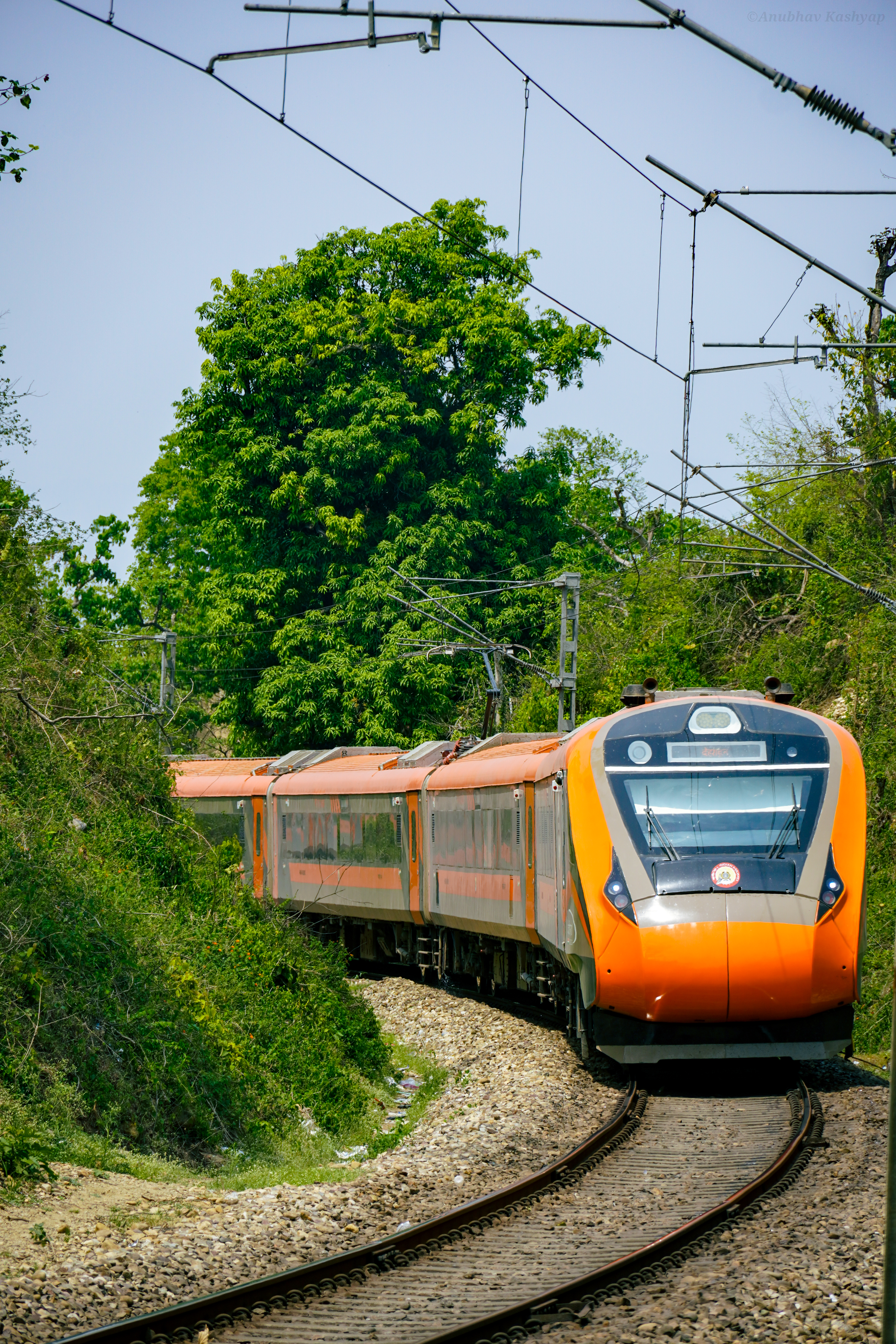 22545 Lucknow Jn. - Dehradun Vande Bharat Express photo 1