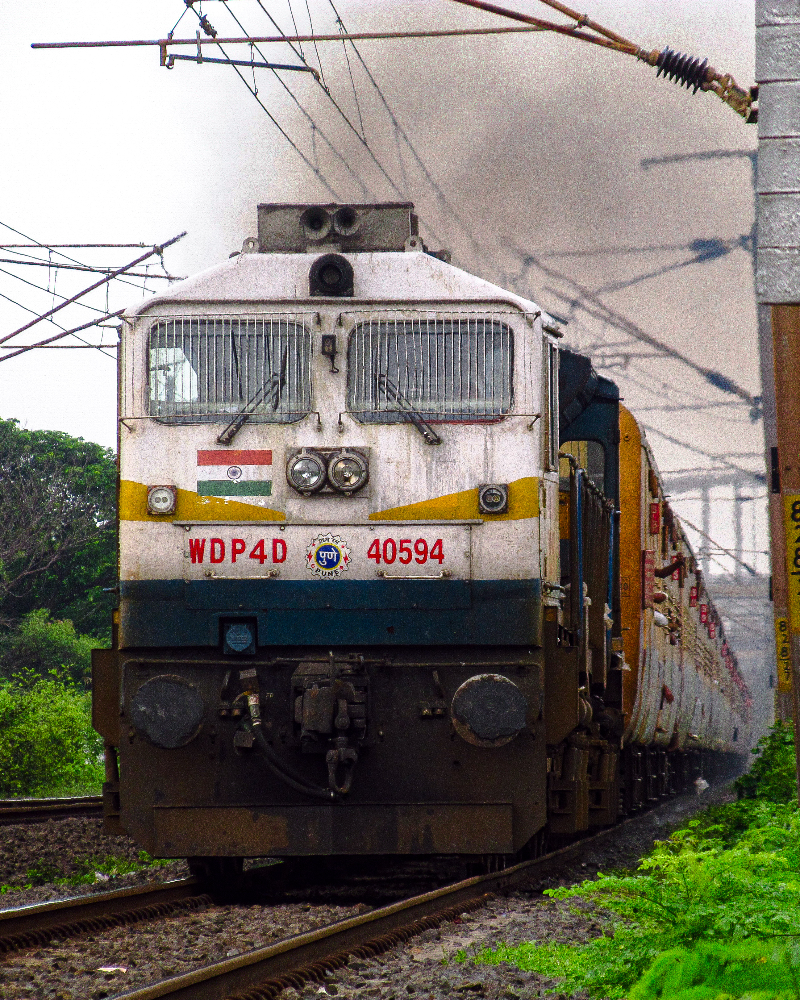 12235 Madhupur - Anand Vihar Terminal Humsafar Express photo 2