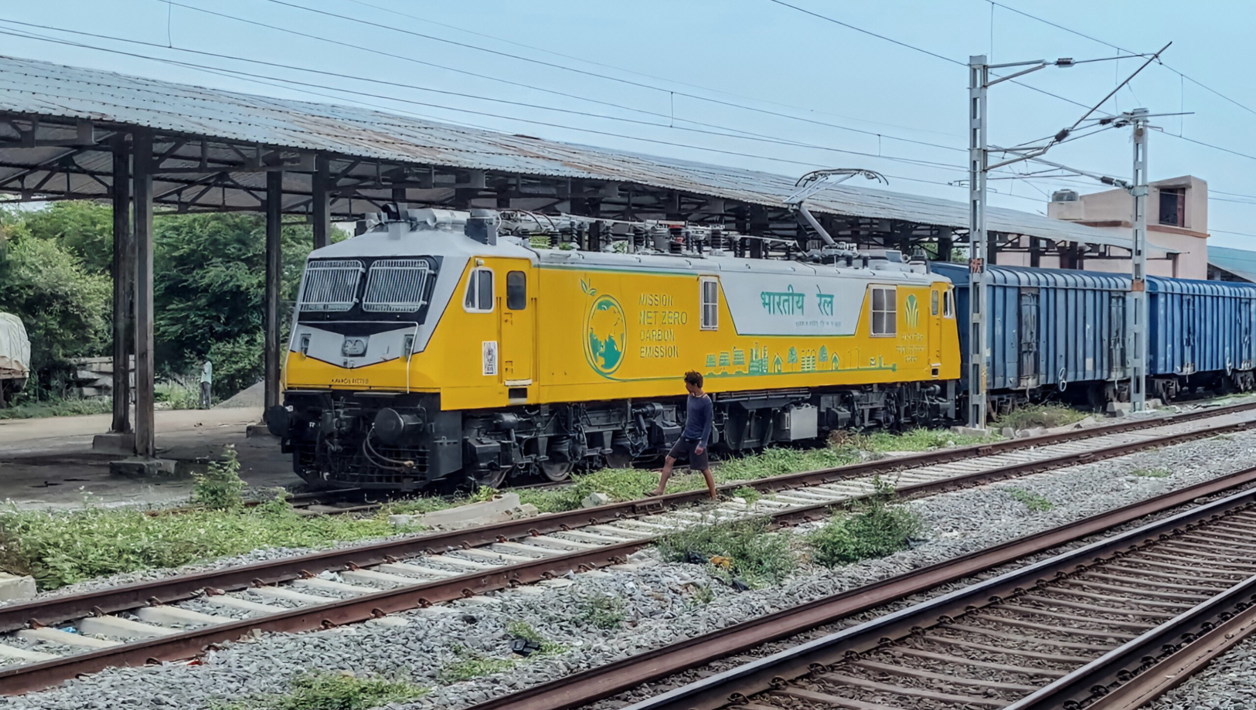 75727 Guwahati - Haibargaon DEMU photo 3