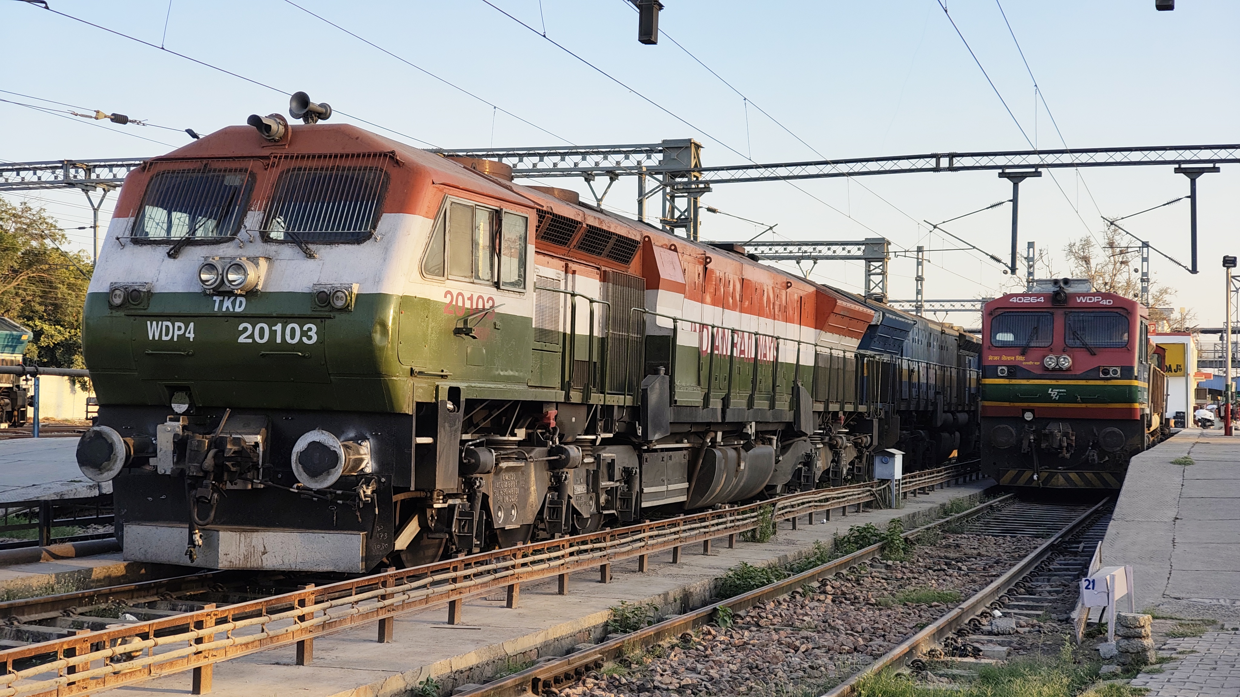 40805 Chennai Beach - Tirumalpur Semi Fast EMU photo 5