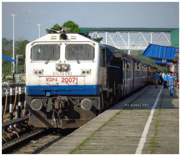 22904 Bhuj - Bandra Terminus AC SF Express photo 8
