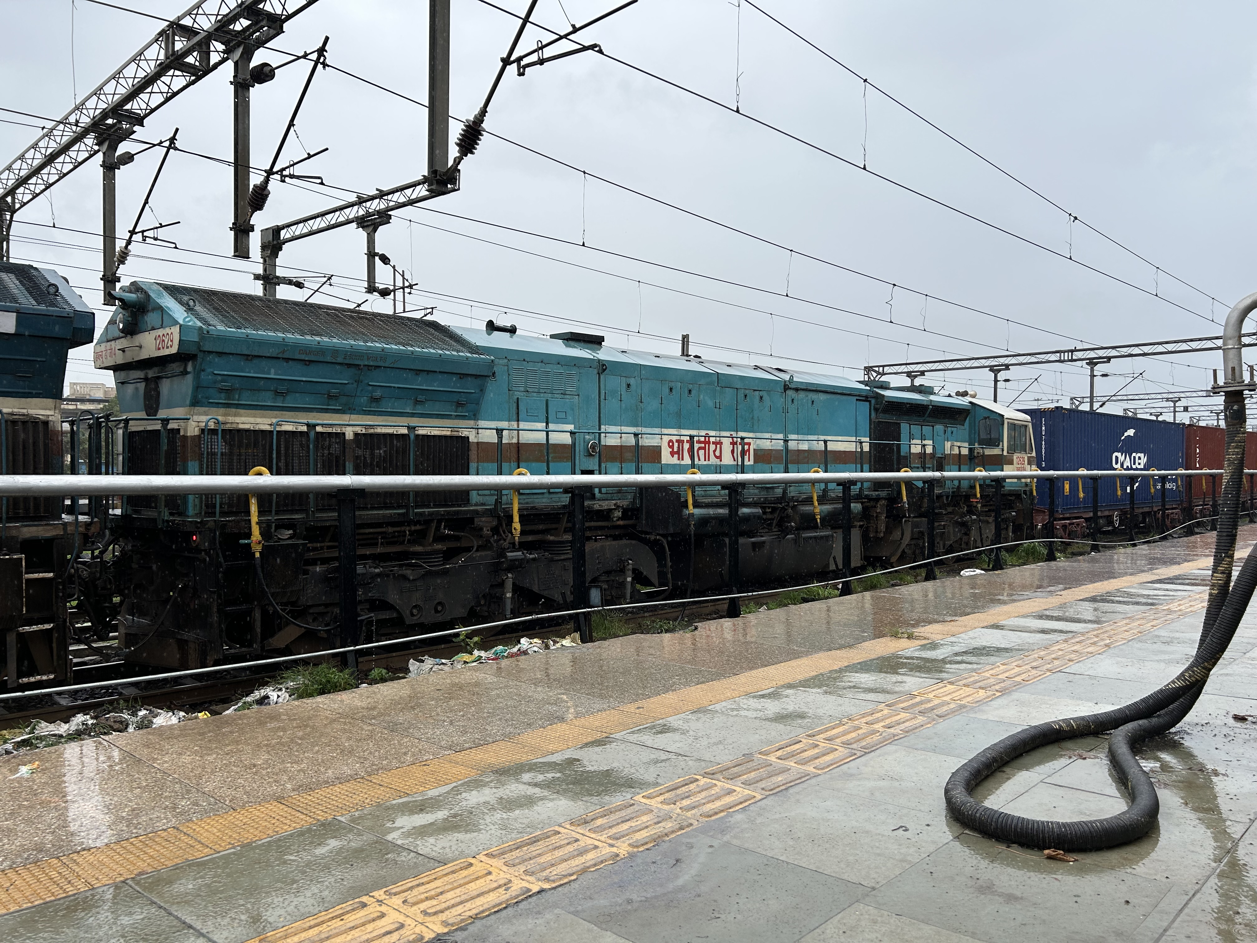 35011 Barddhaman - Katwa Local photo 8