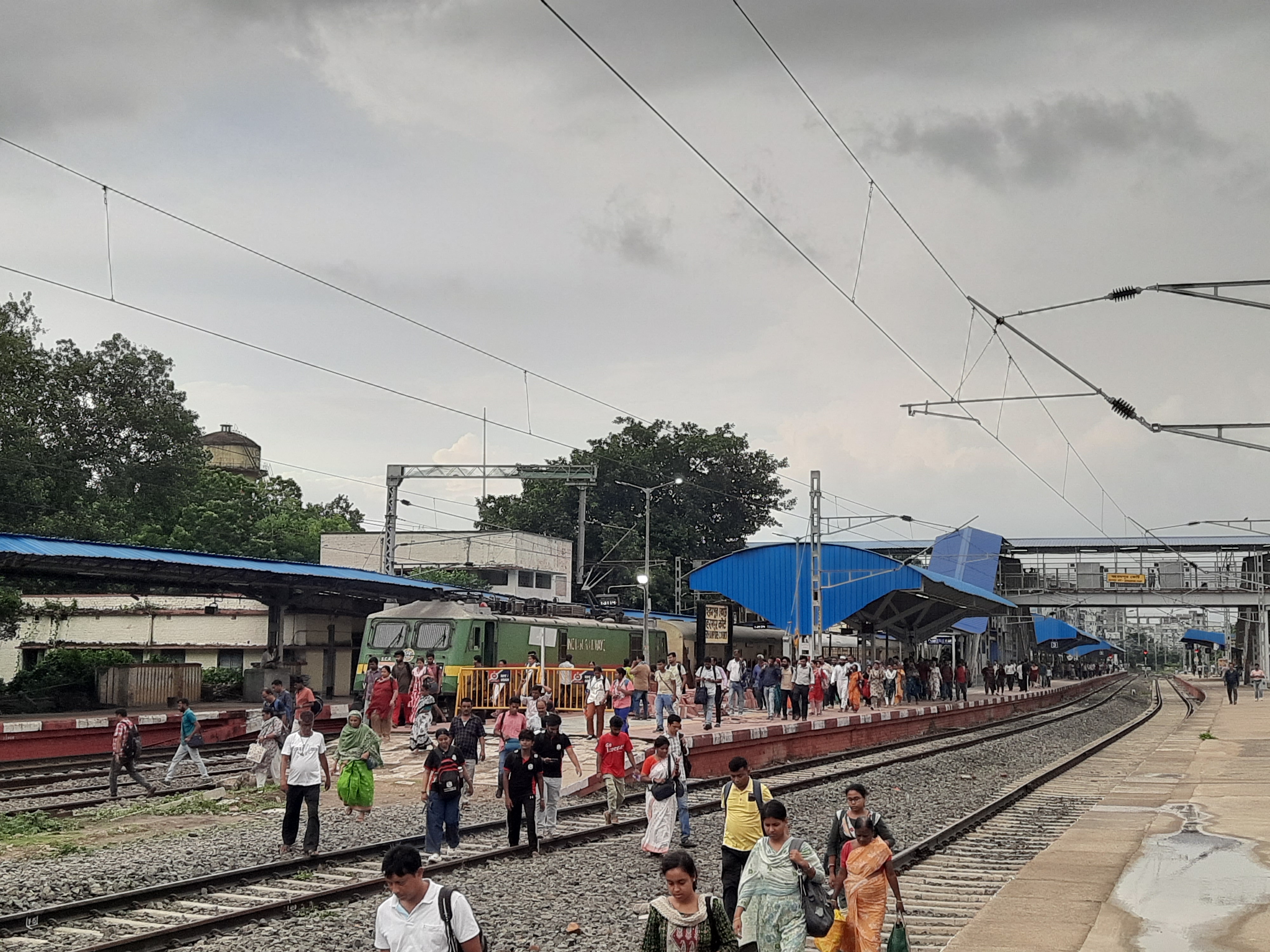 22199 Sushasan Express photo 5