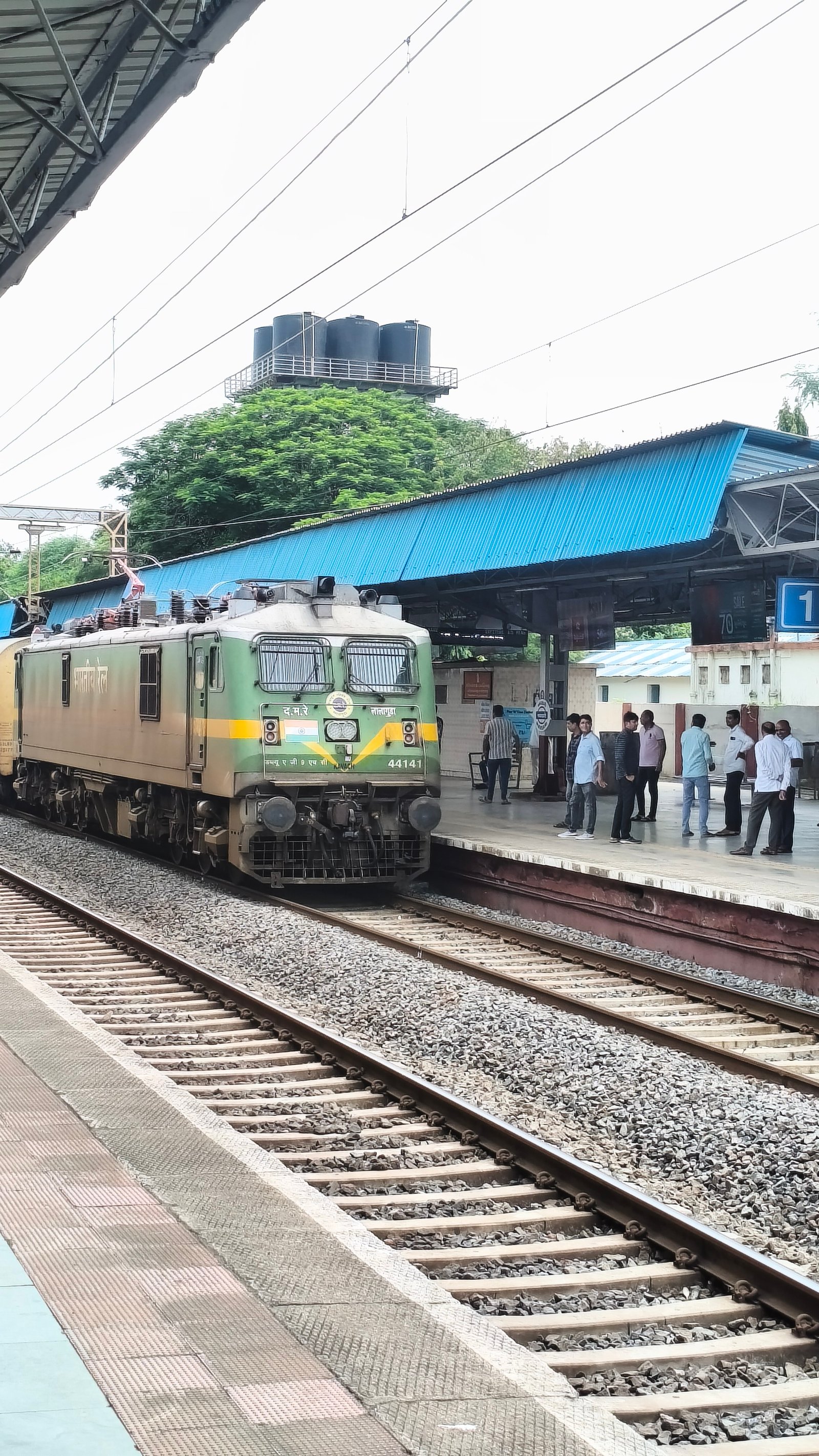 19015 Saurashtra Express photo 3
