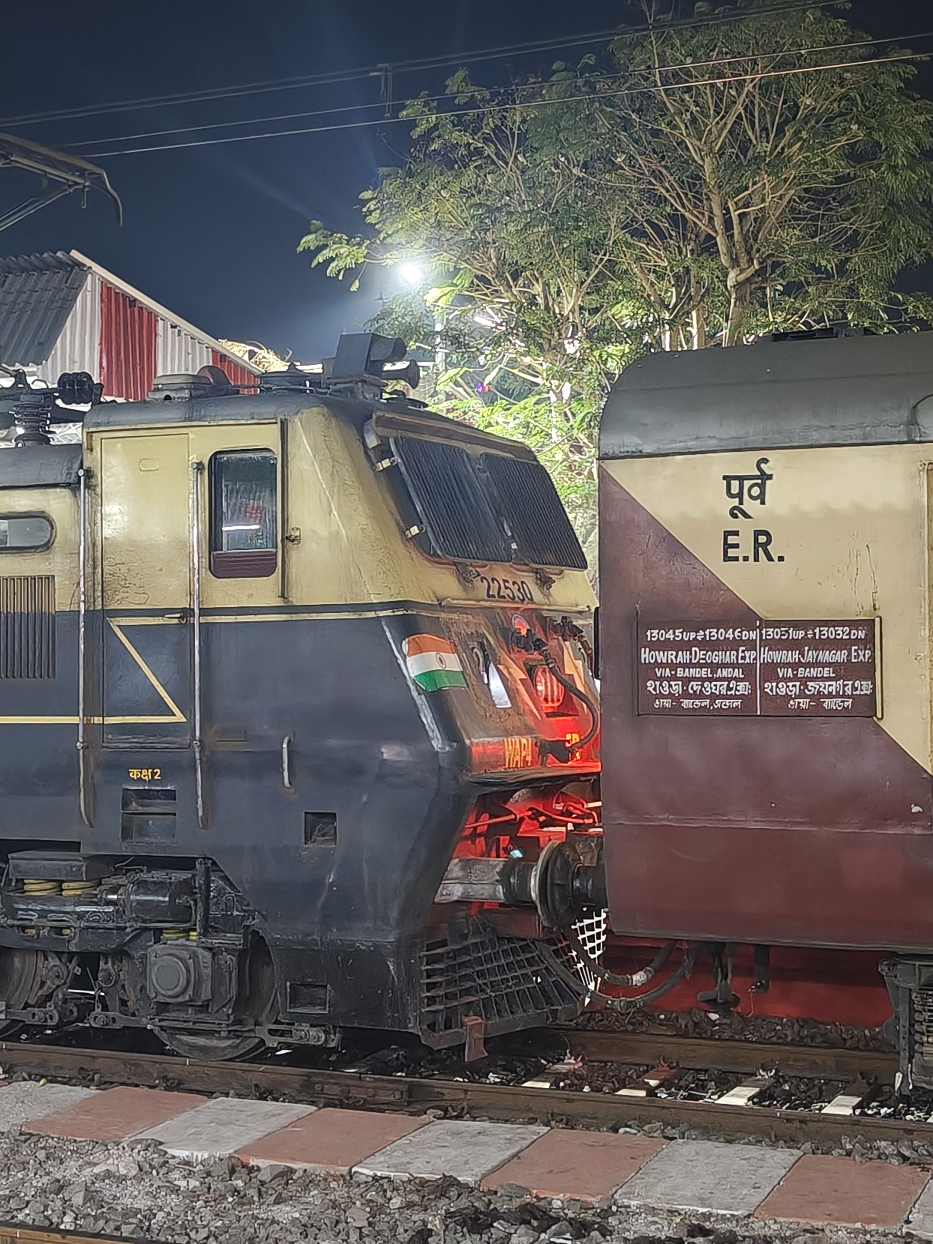 12930 Vadodara - Valsad Intercity SF Express photo 7