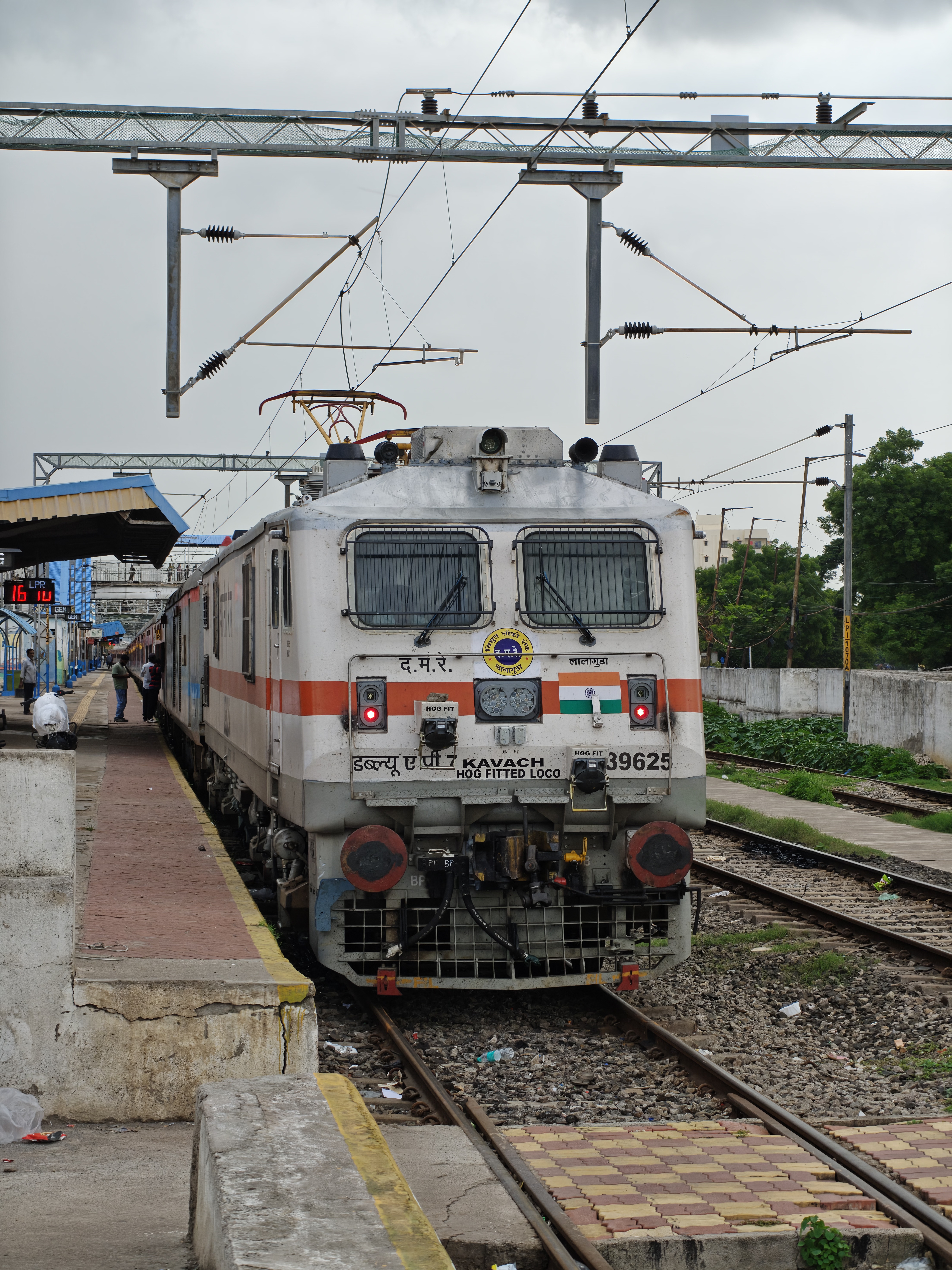 56805 Thiruvarur - Tiruchchirappalli Passenger photo 3