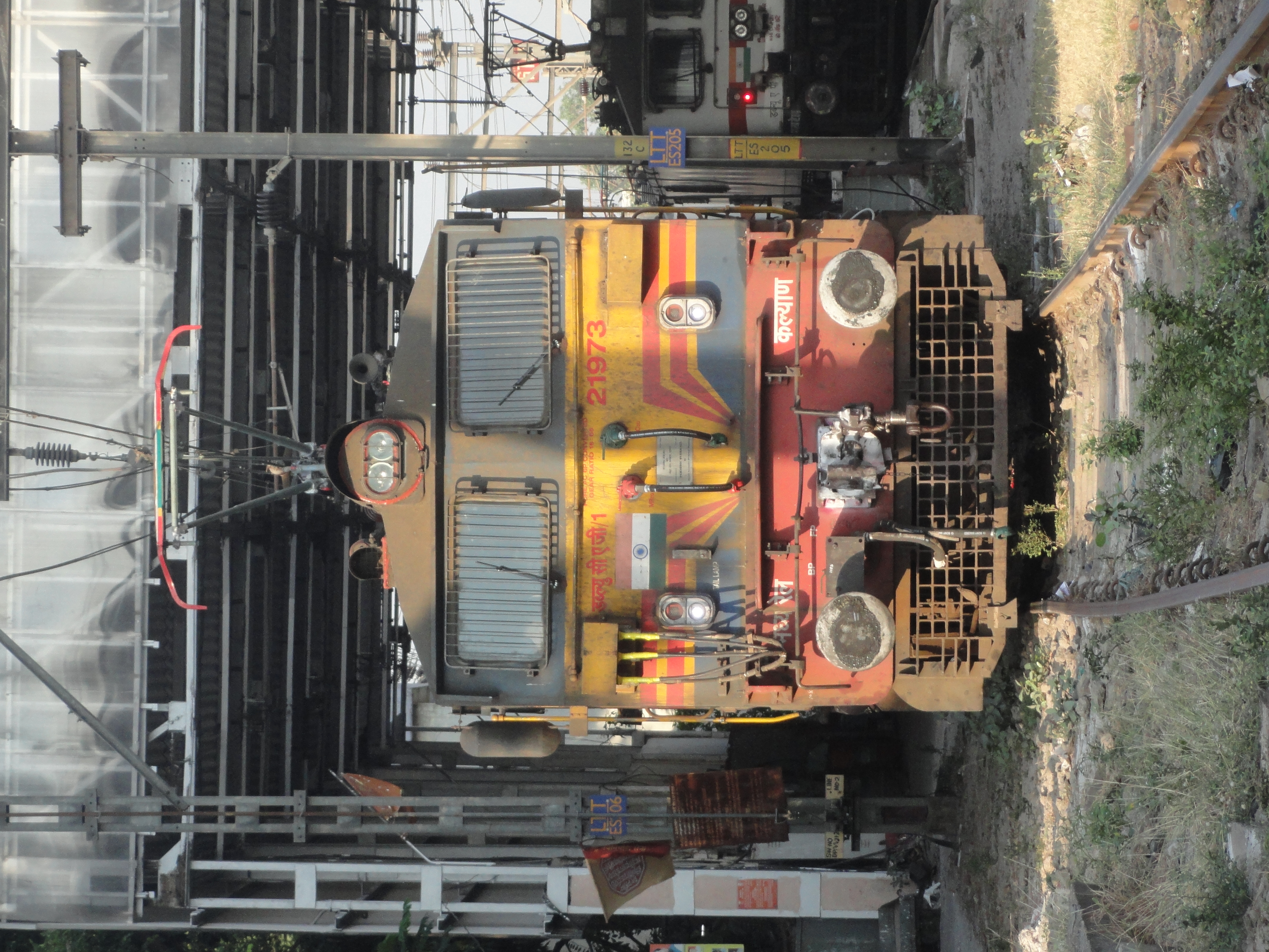 64613 VGL Jhansi - Banda MEMU photo 8
