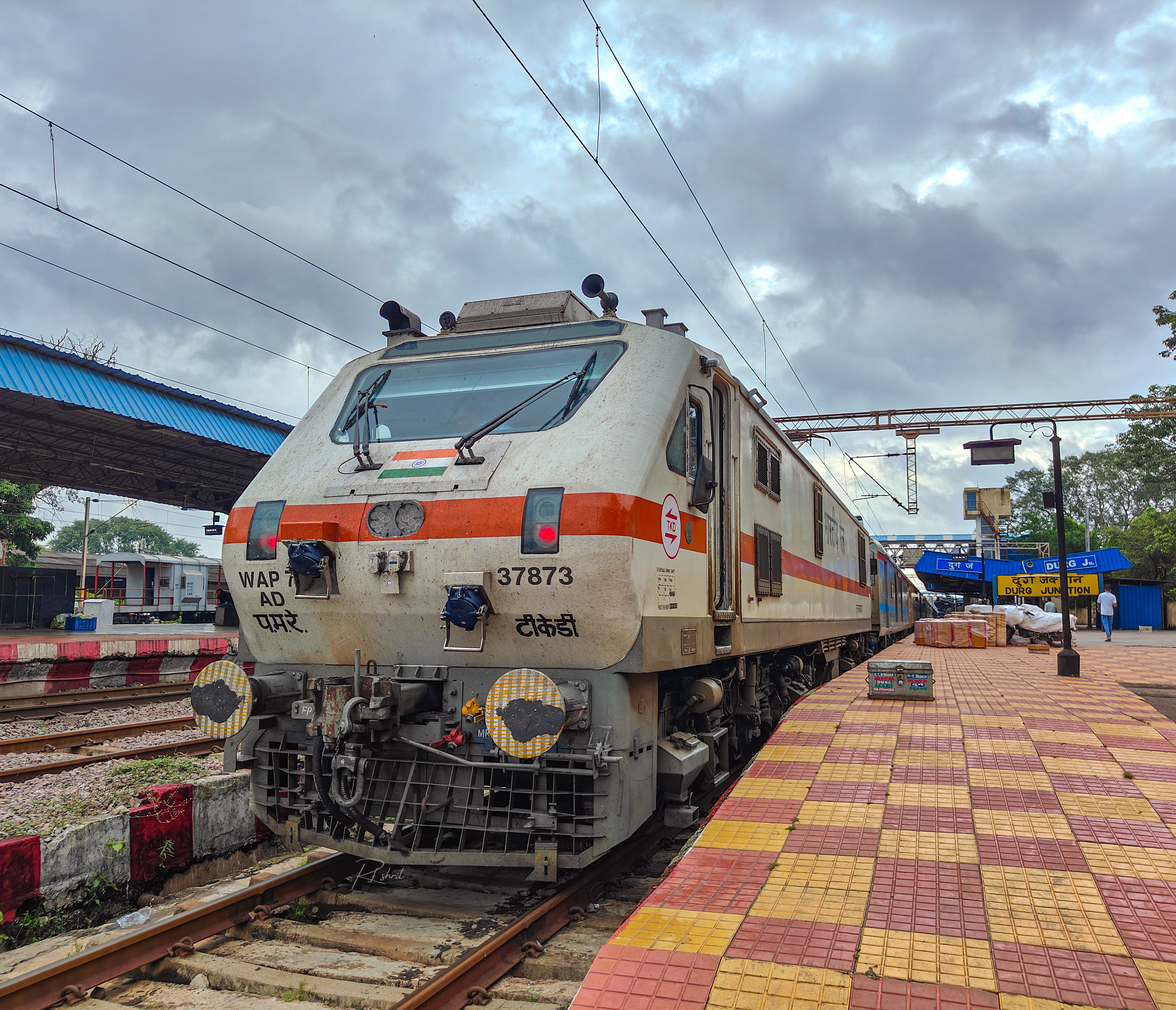20827 Jabalpur - Santragachi Humsafar Express photo 1