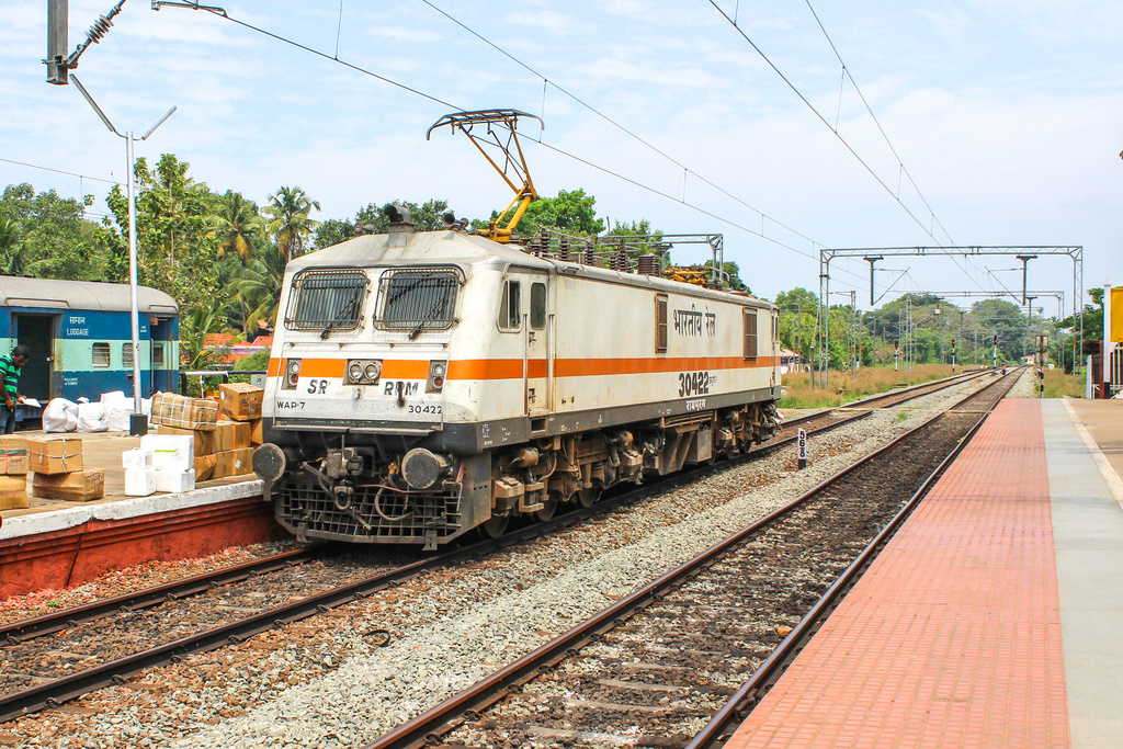 43423 Chennai Central Suburban - Arakkonam EMU photo 3