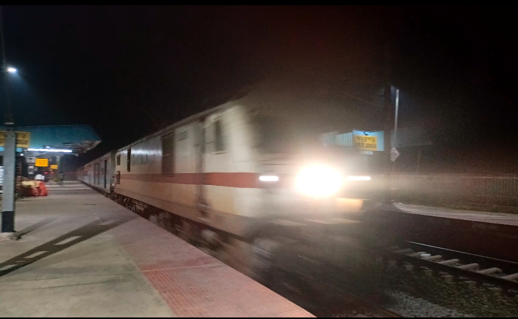68429 Bhubaneswar - Daspalla MEMU photo 6