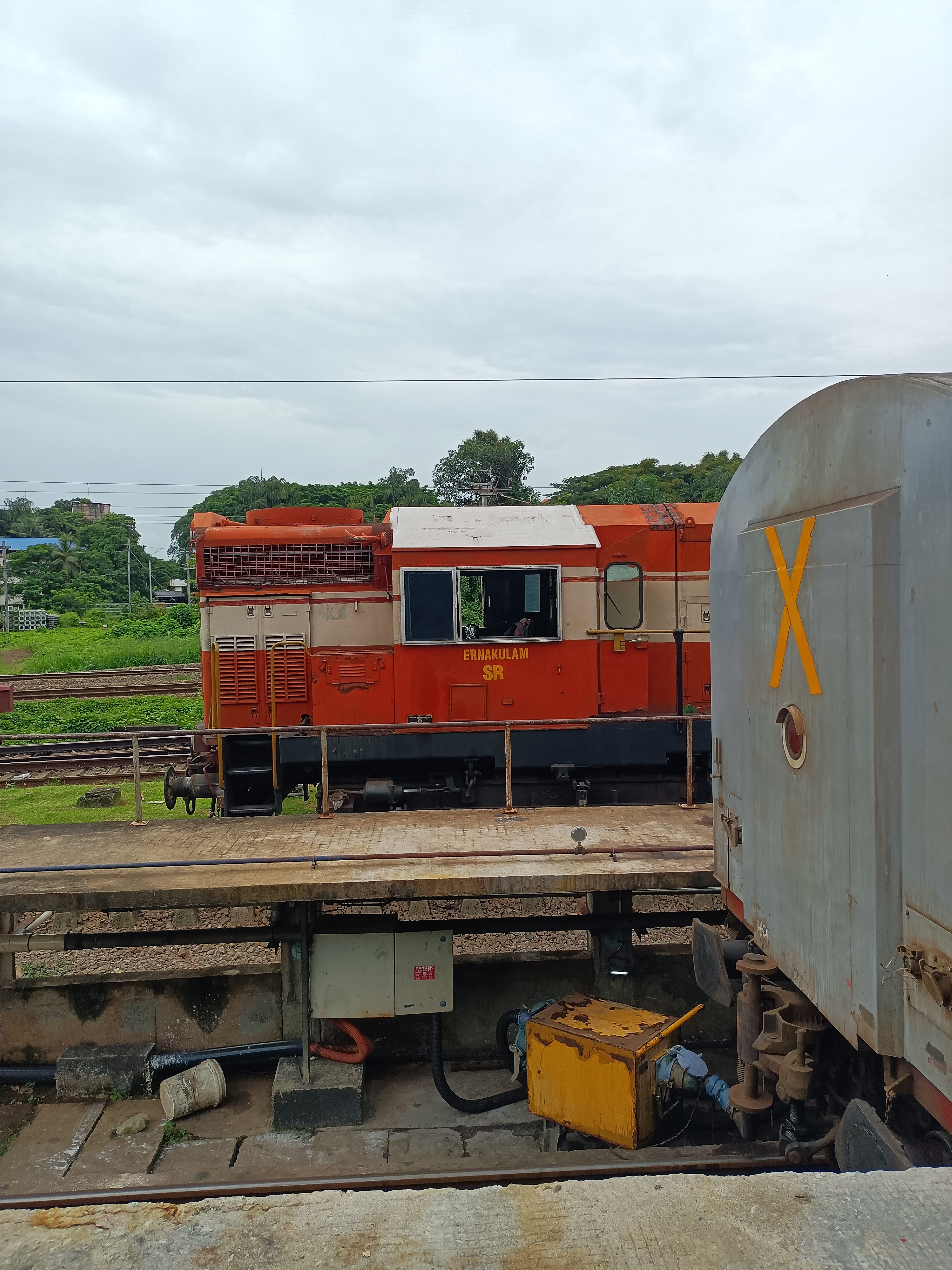 64433 Ghaziabad - New Delhi EMU (via Anand Vihar) photo 8