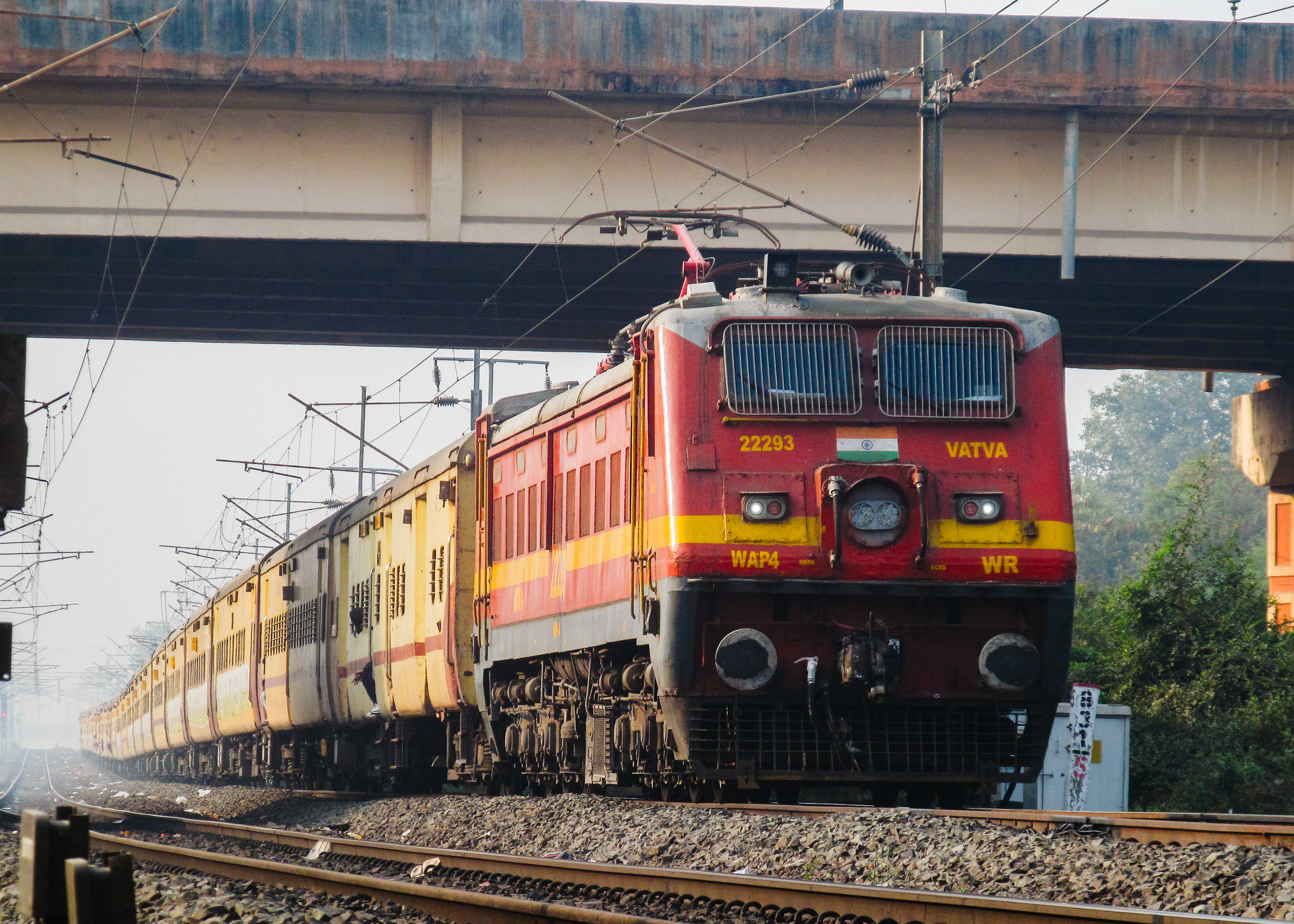 22905 Okha - Shalimar Weekly SF Express photo 6