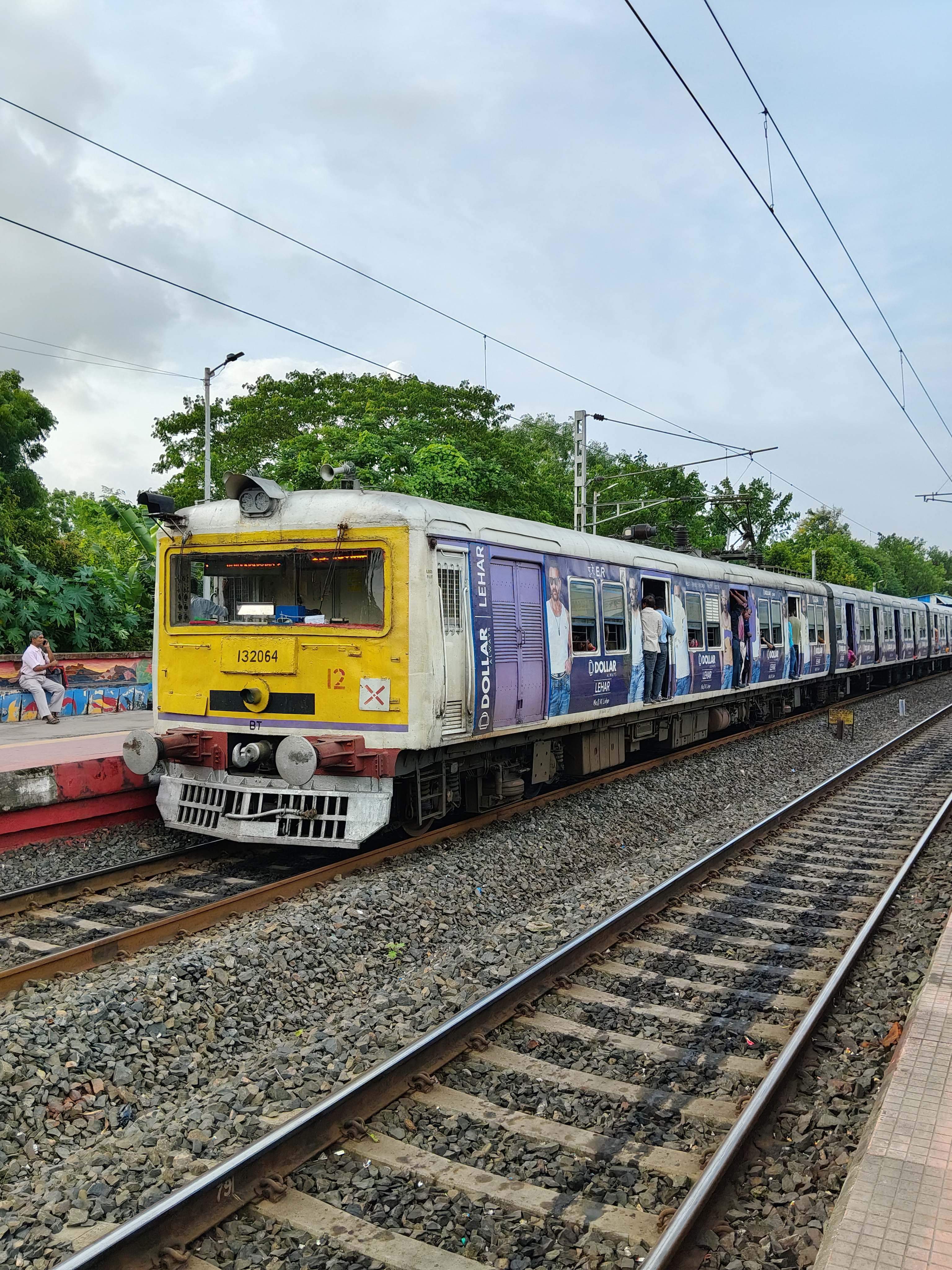 33361 Barasat - Bangaon Local photo 7