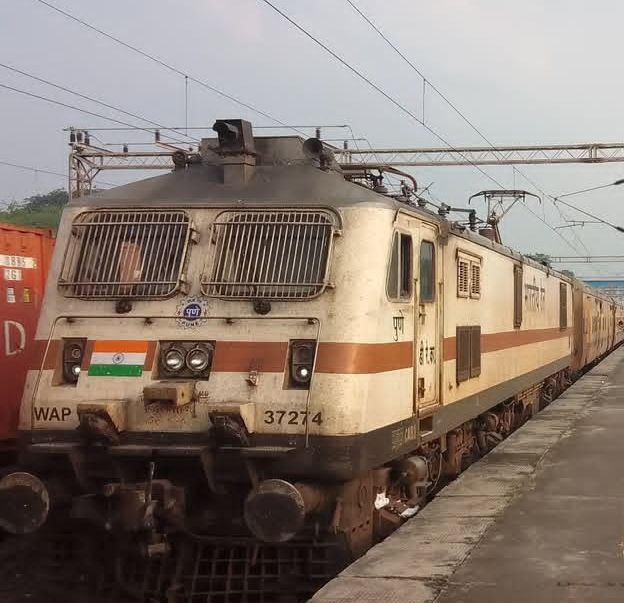 64641 Gwalior - Etawah MEMU photo 3