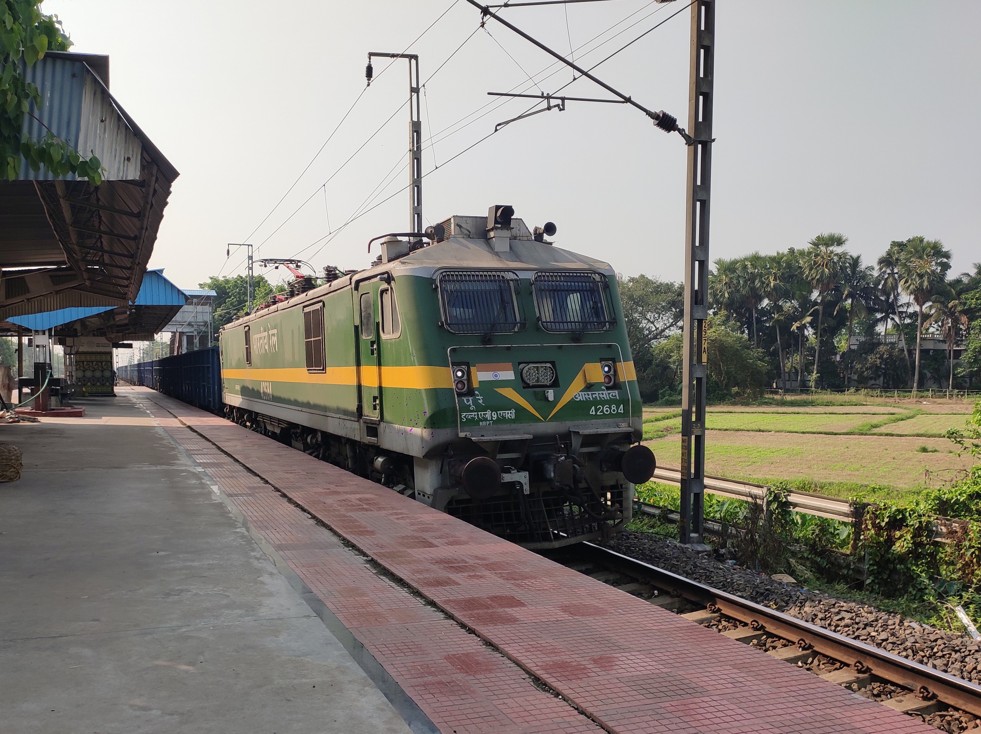 12527 Chhapra - Anand Vihar Terminal SF Express photo 6