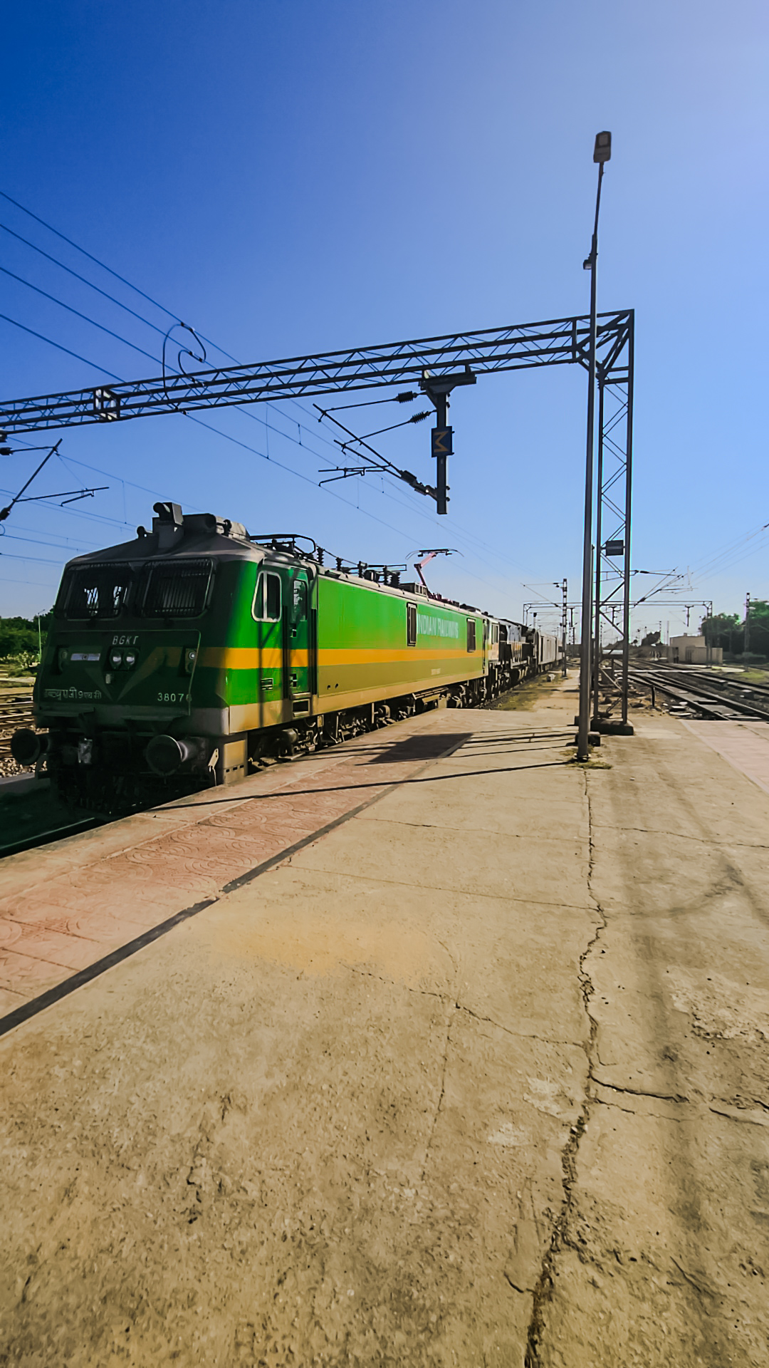 31911 Sealdah - Gede Local photo 5