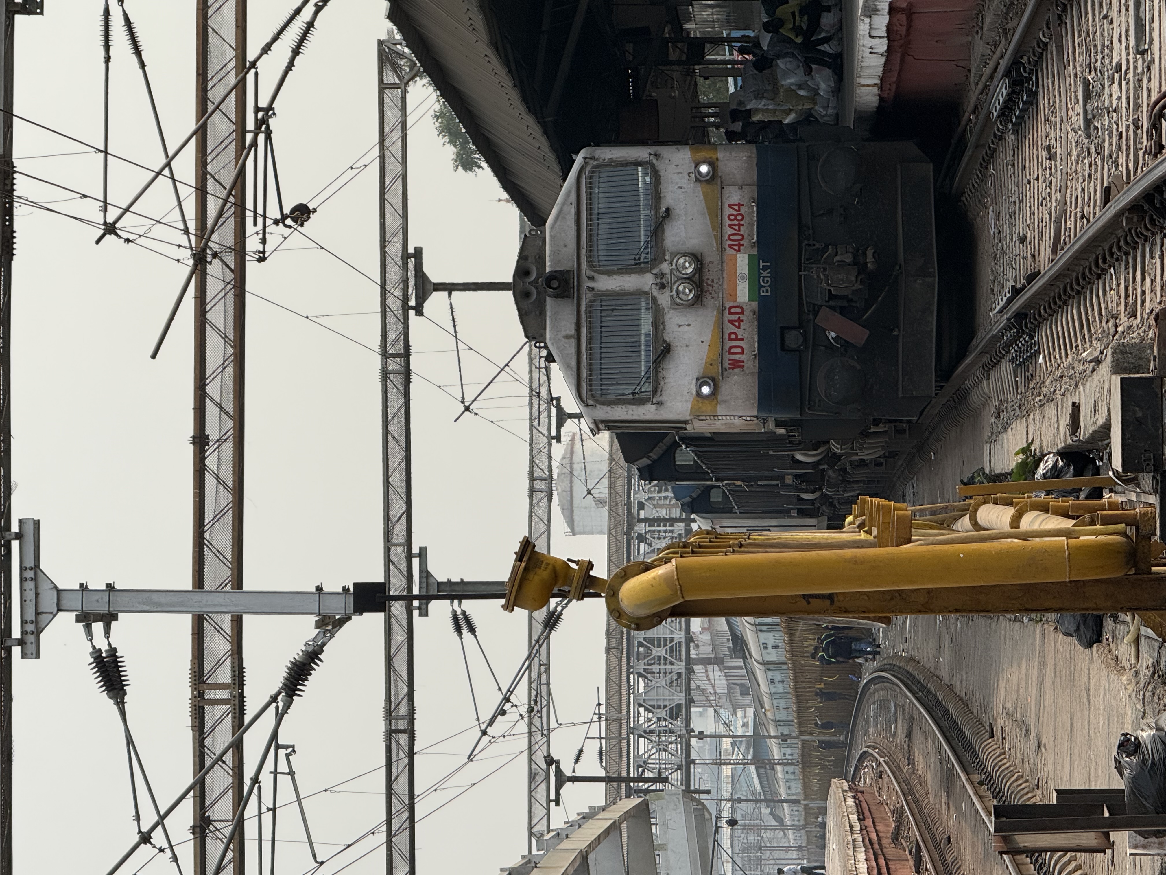 04015 Sitamarhi - Anand Vihar Terminal Special Fare Puja Special photo 1